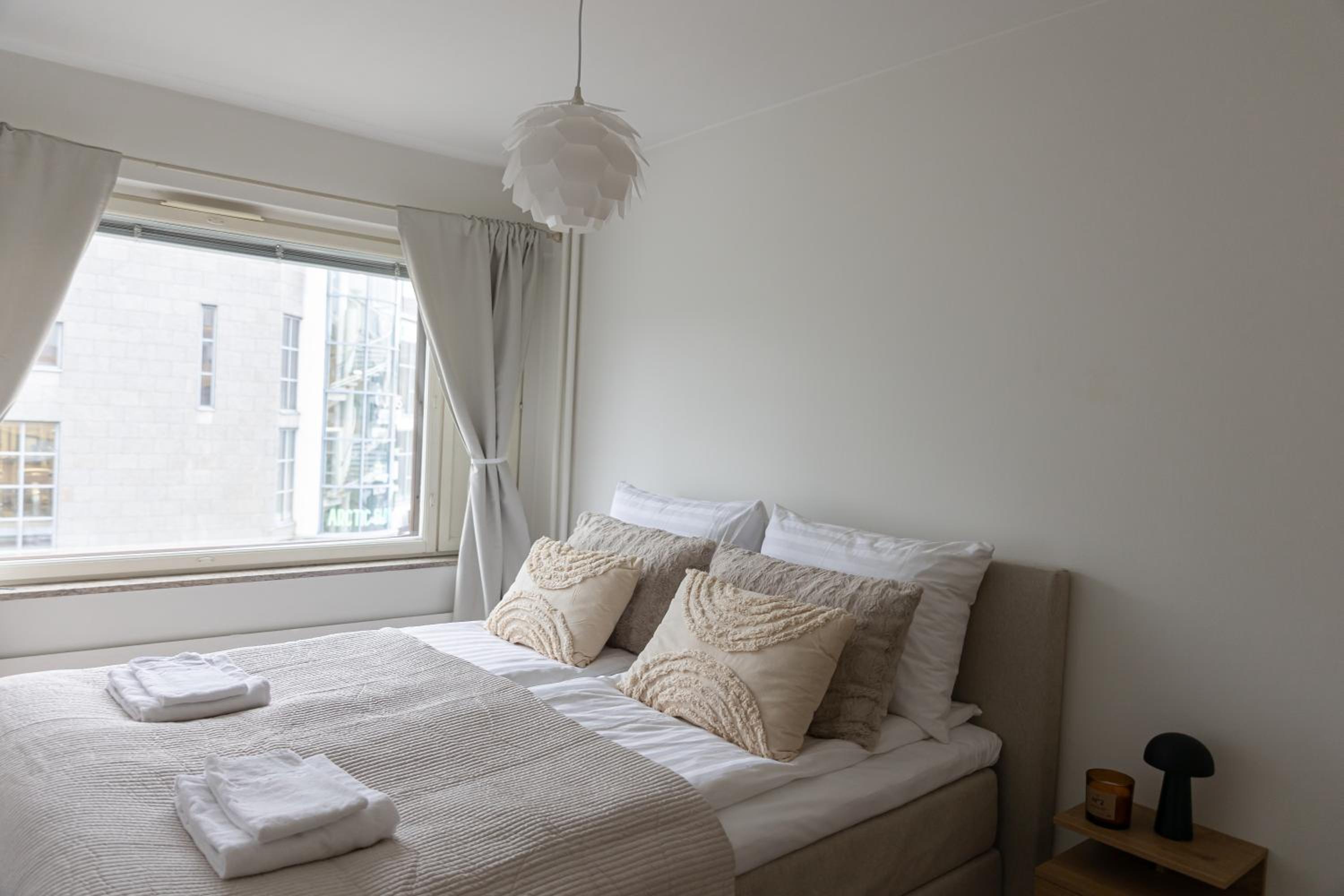 Aurora Central Suite IV By BookLapland