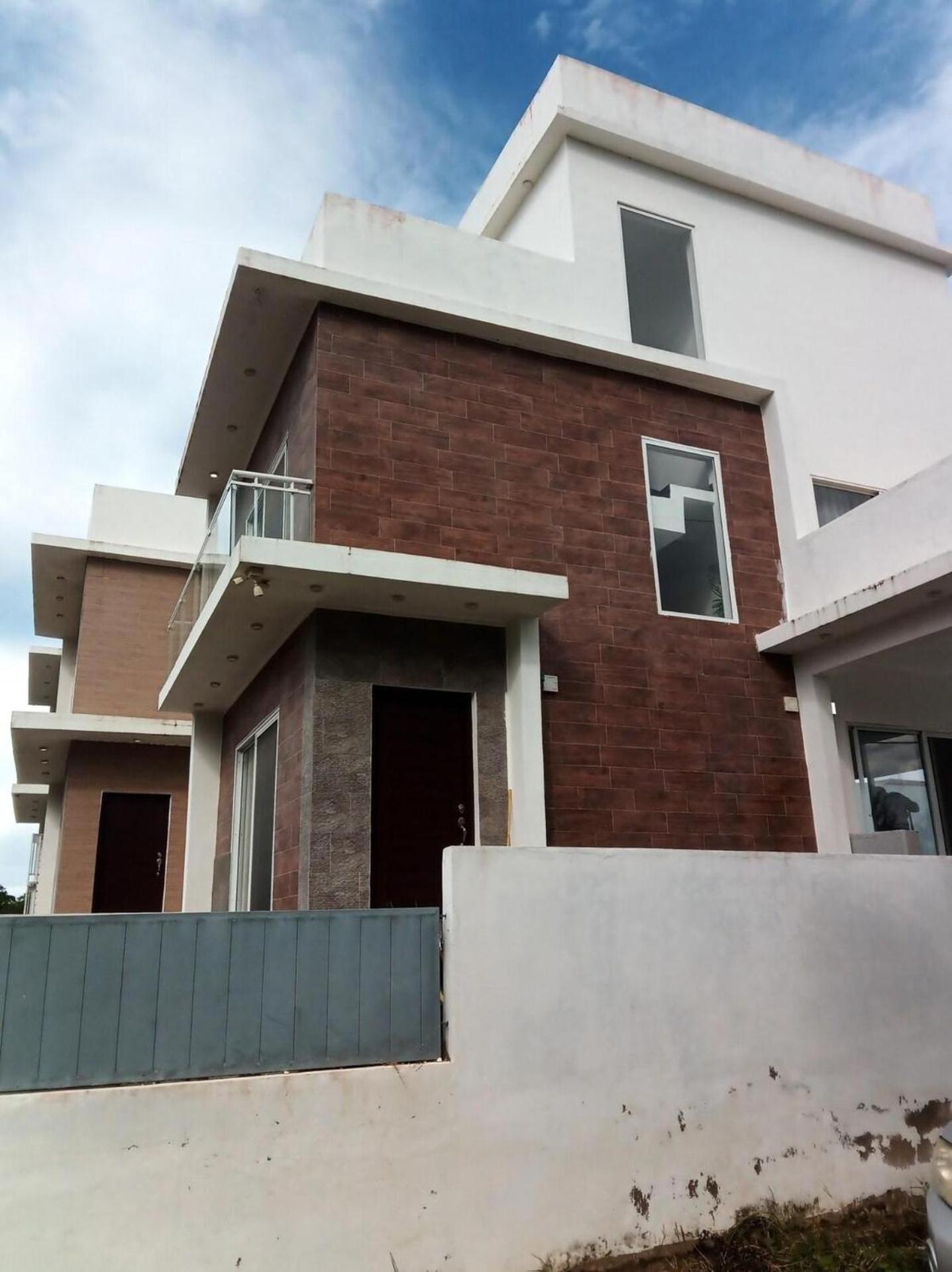 Villa Tamara Sleeps 8 with Pool