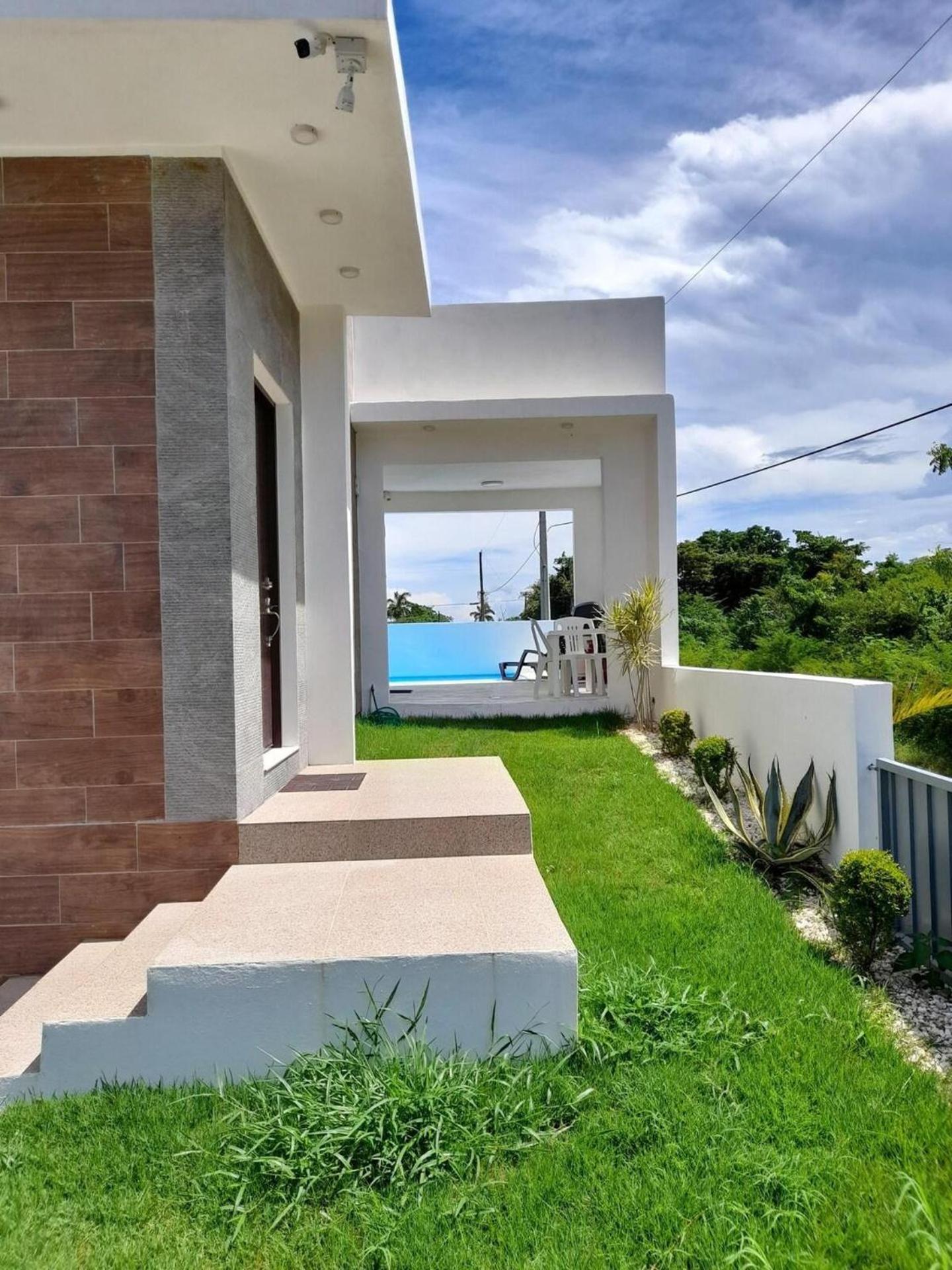 Villa Tamara Sleeps 8 with Pool