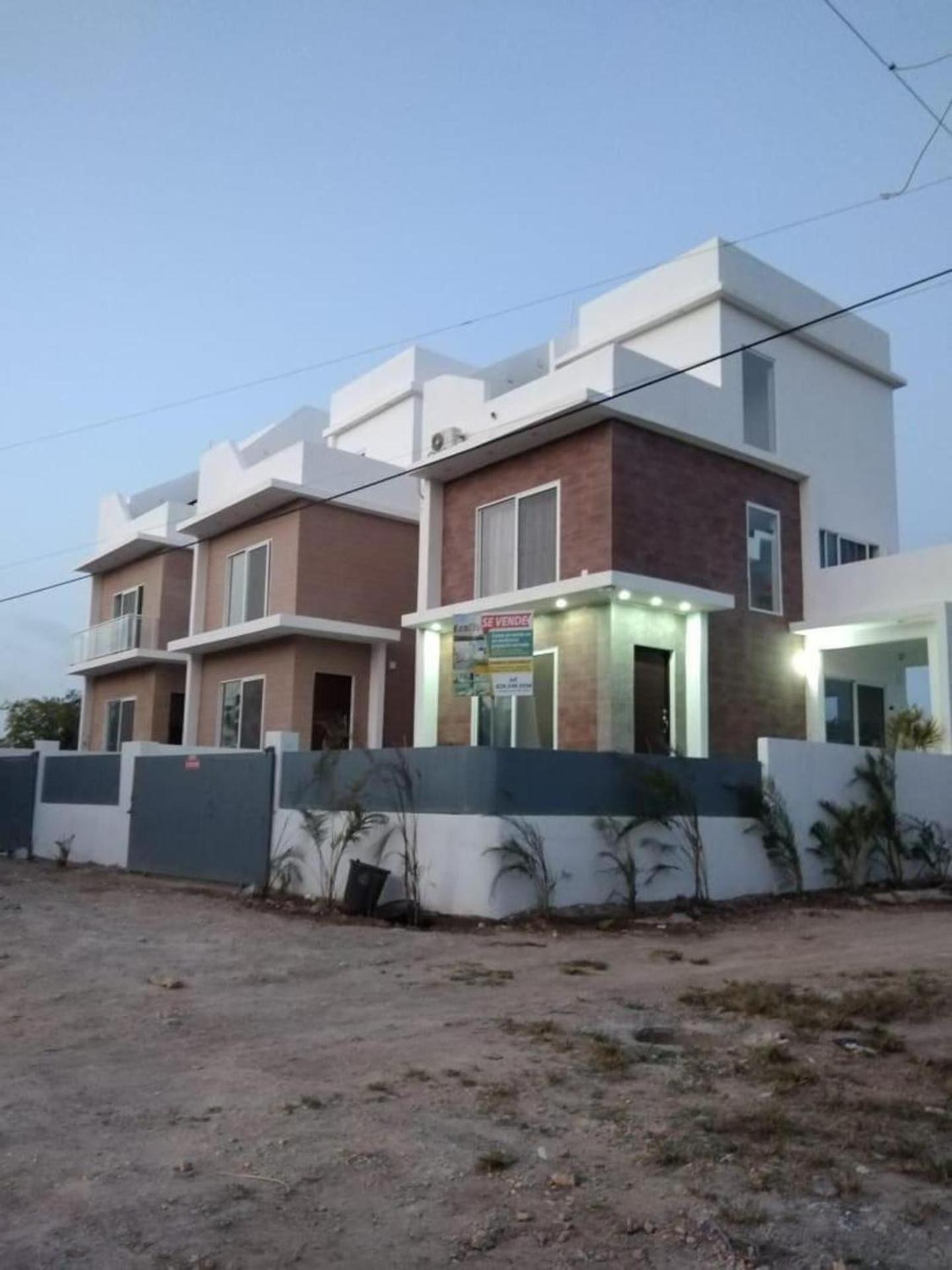 Villa Tamara Sleeps 8 with Pool