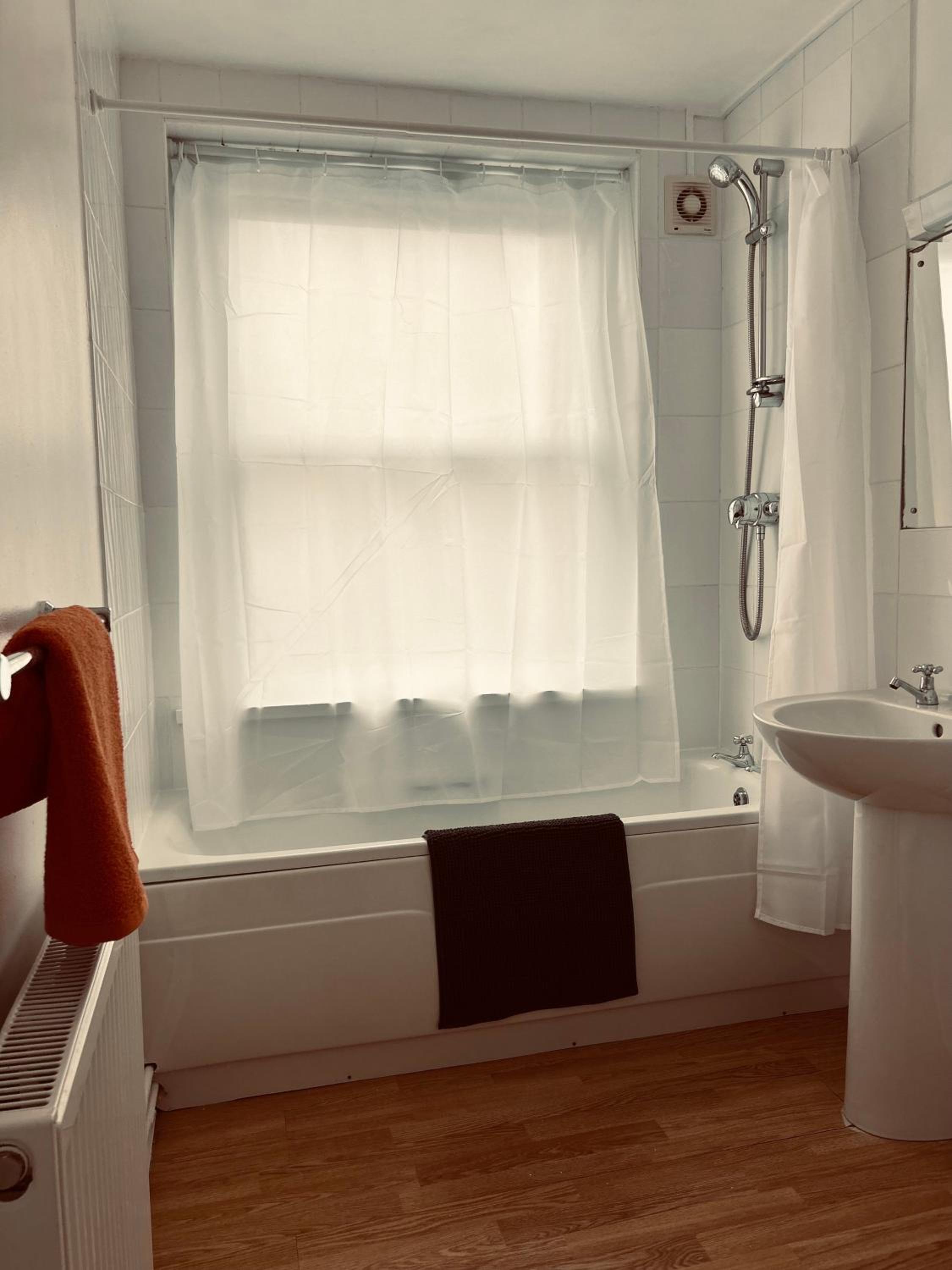 Fabulous 2-Bedroom Apartment in North Oxford view 4
