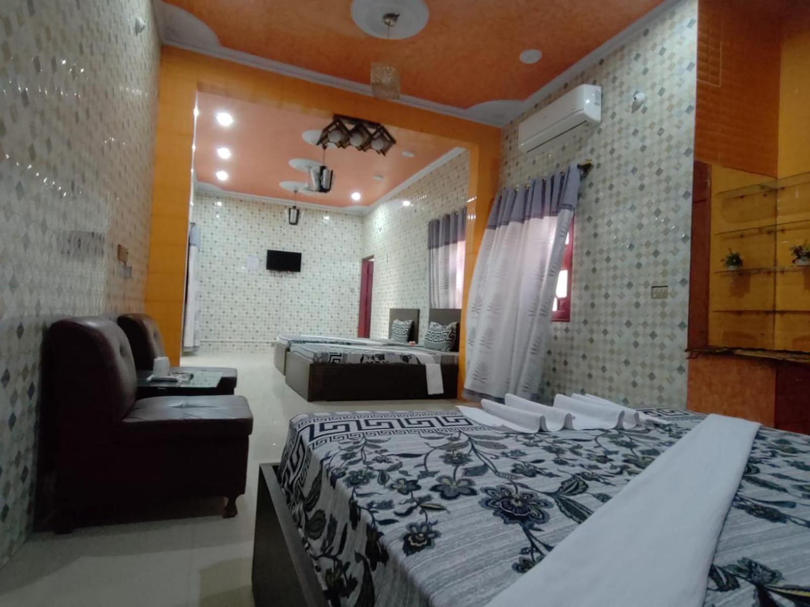 Season Inn Guest House 2 view 2
