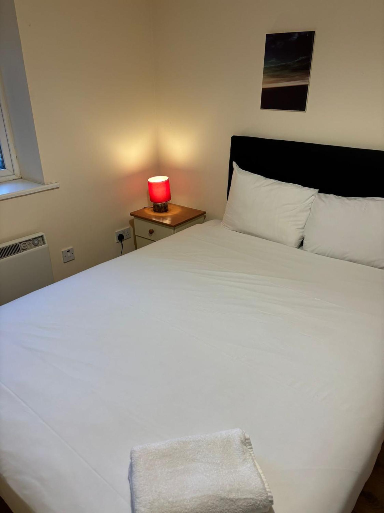 Athlone Vacations - Five Bedroom Apartment Athlone - Property Image 9