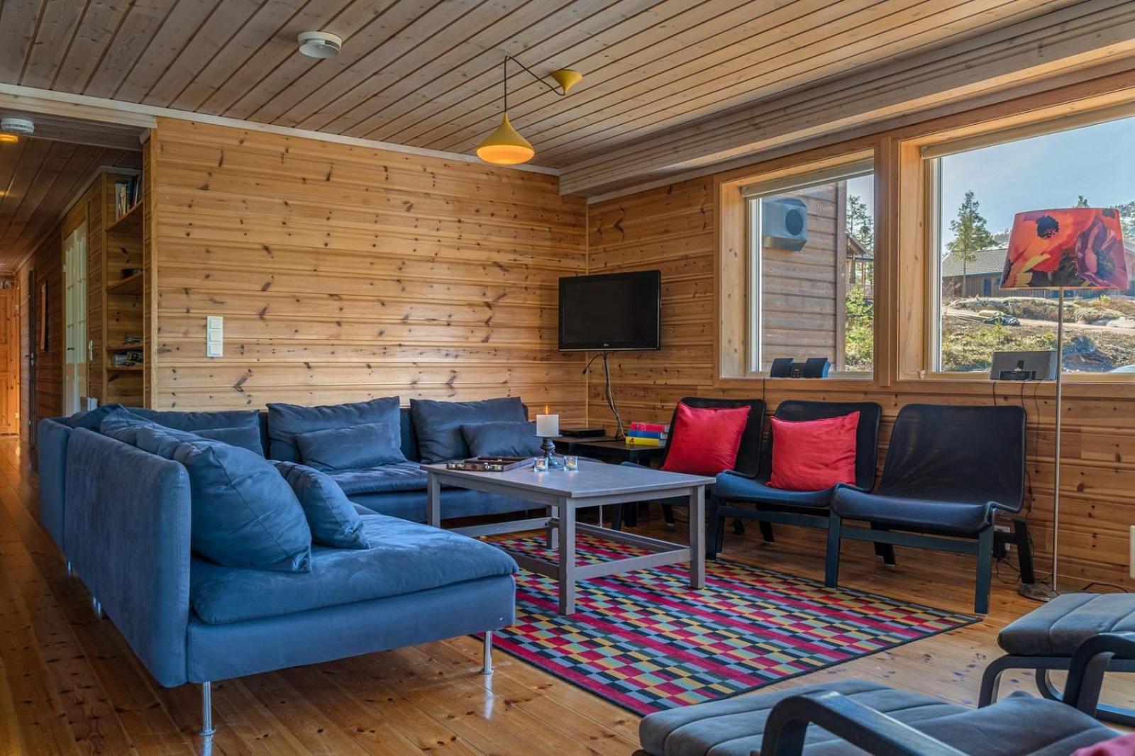 Lakehouse - 14p - With Sauna & By the Water