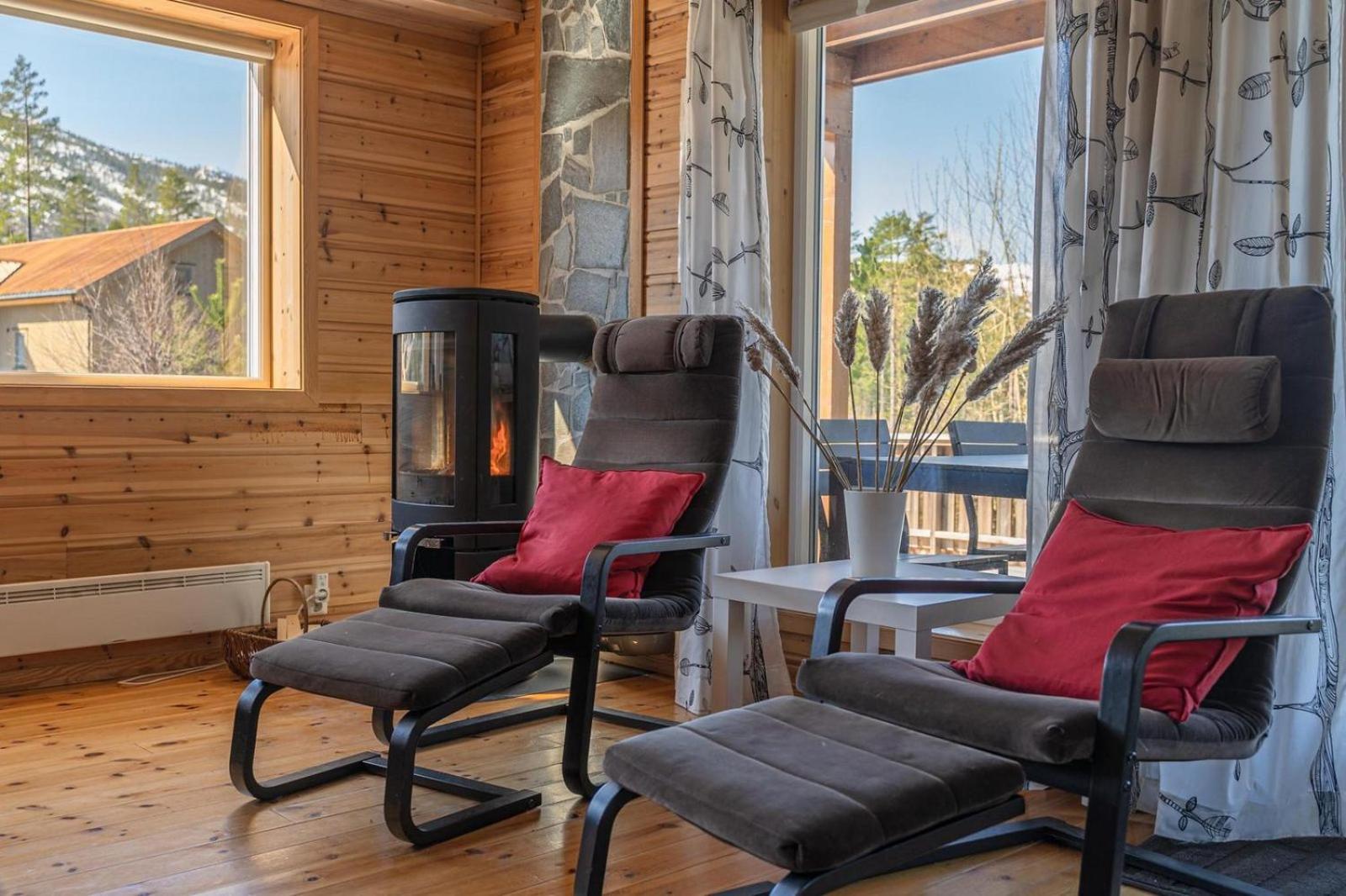 Lakehouse - 14p - With Sauna & By the Water