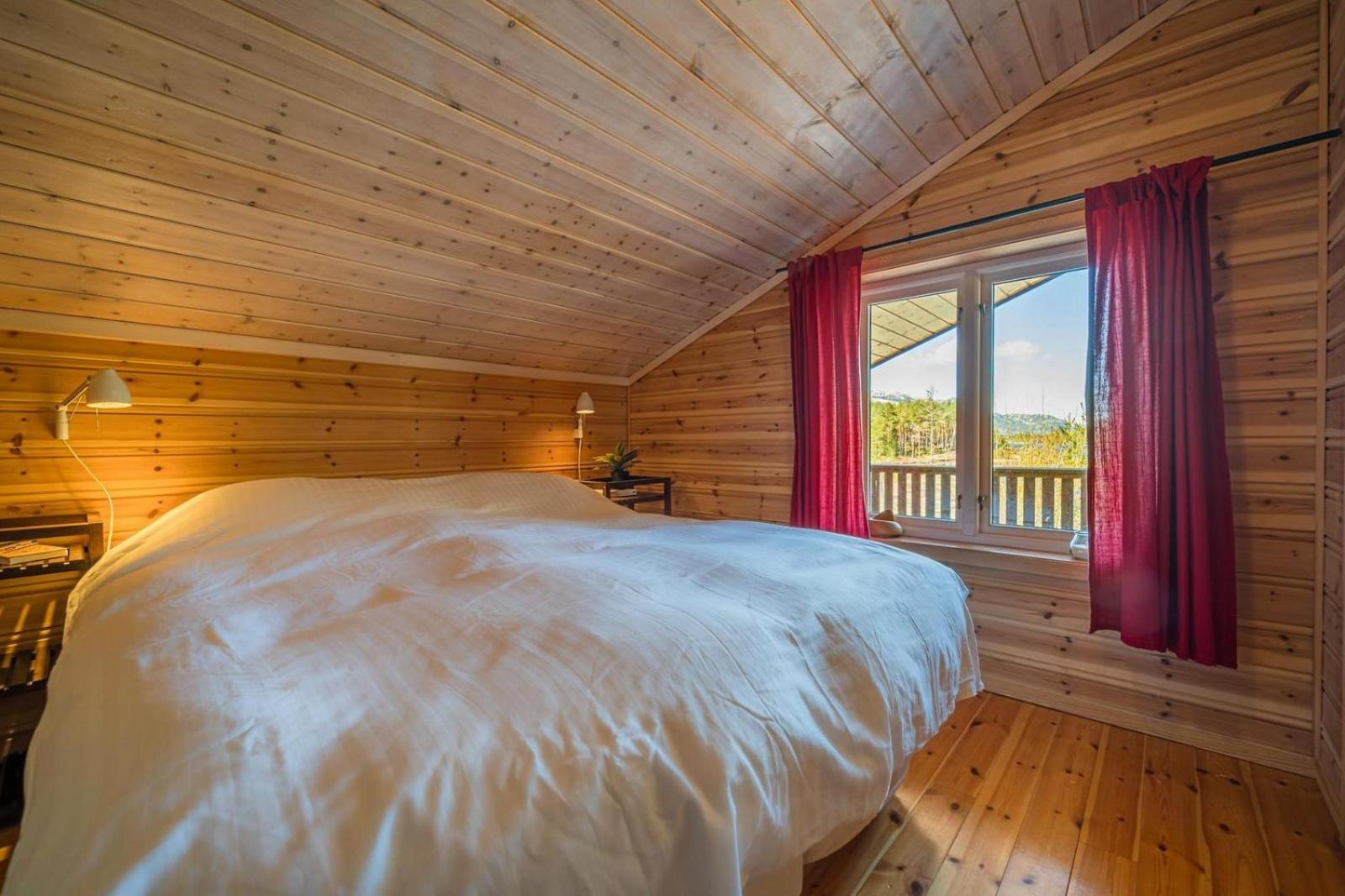 Lakehouse - 14p - With Sauna & By the Water