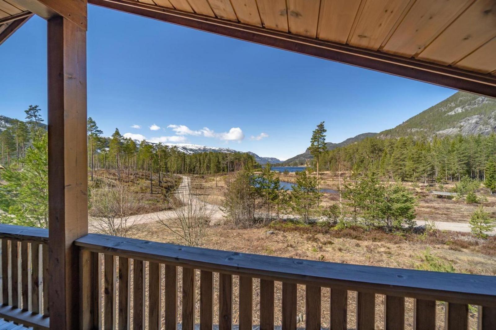 Lakehouse - 14p - With Sauna & By the Water