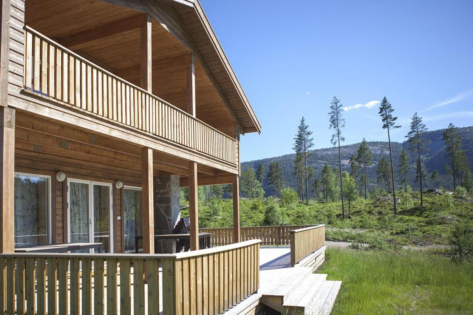 Lakehouse - 14p - With Sauna & By the Water
