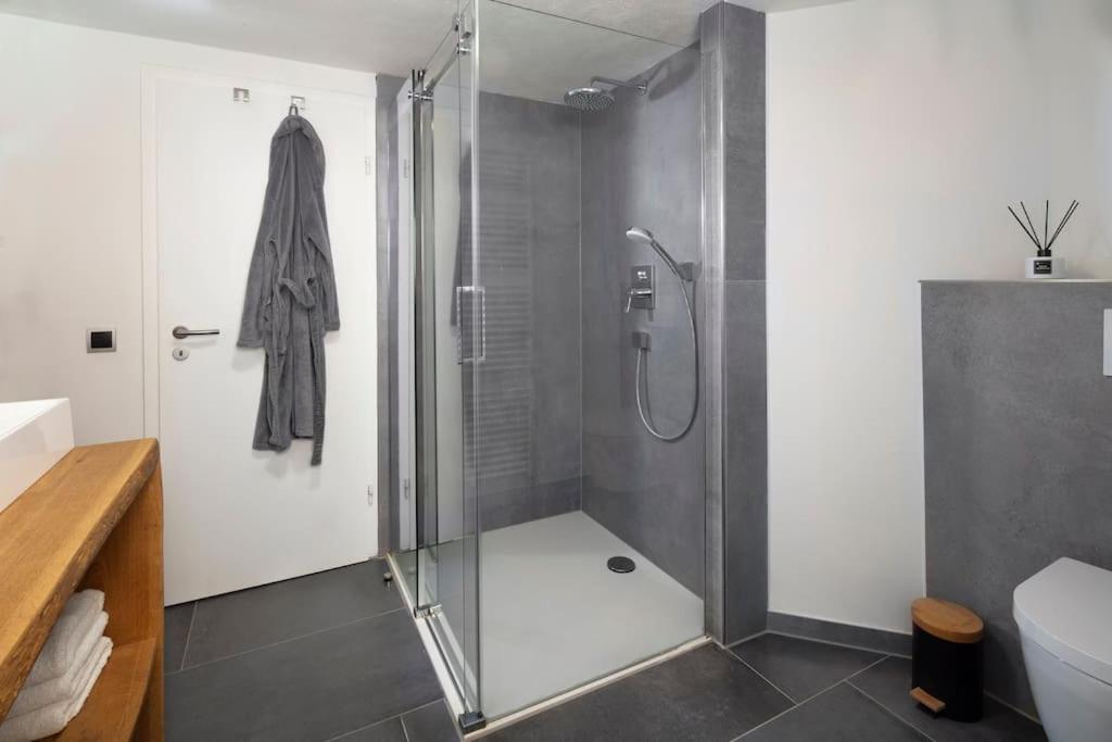 Ferienhaus Oak Tree Natur, Sauna & Whirlpool