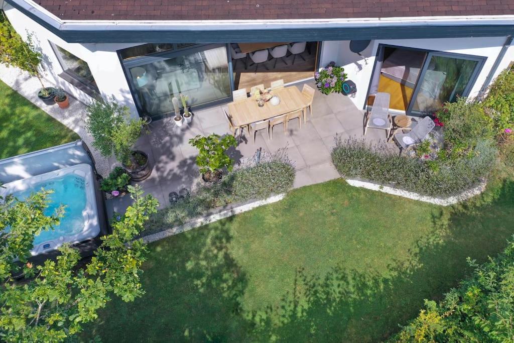 Ferienhaus Oak Tree Natur, Sauna & Whirlpool
