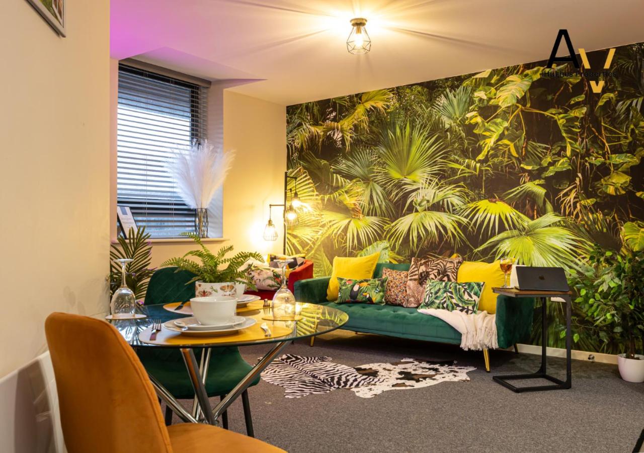 Trendy One-Bedroom Apartment - Ideal for Professionals in Salford By AV Hughes Properties
