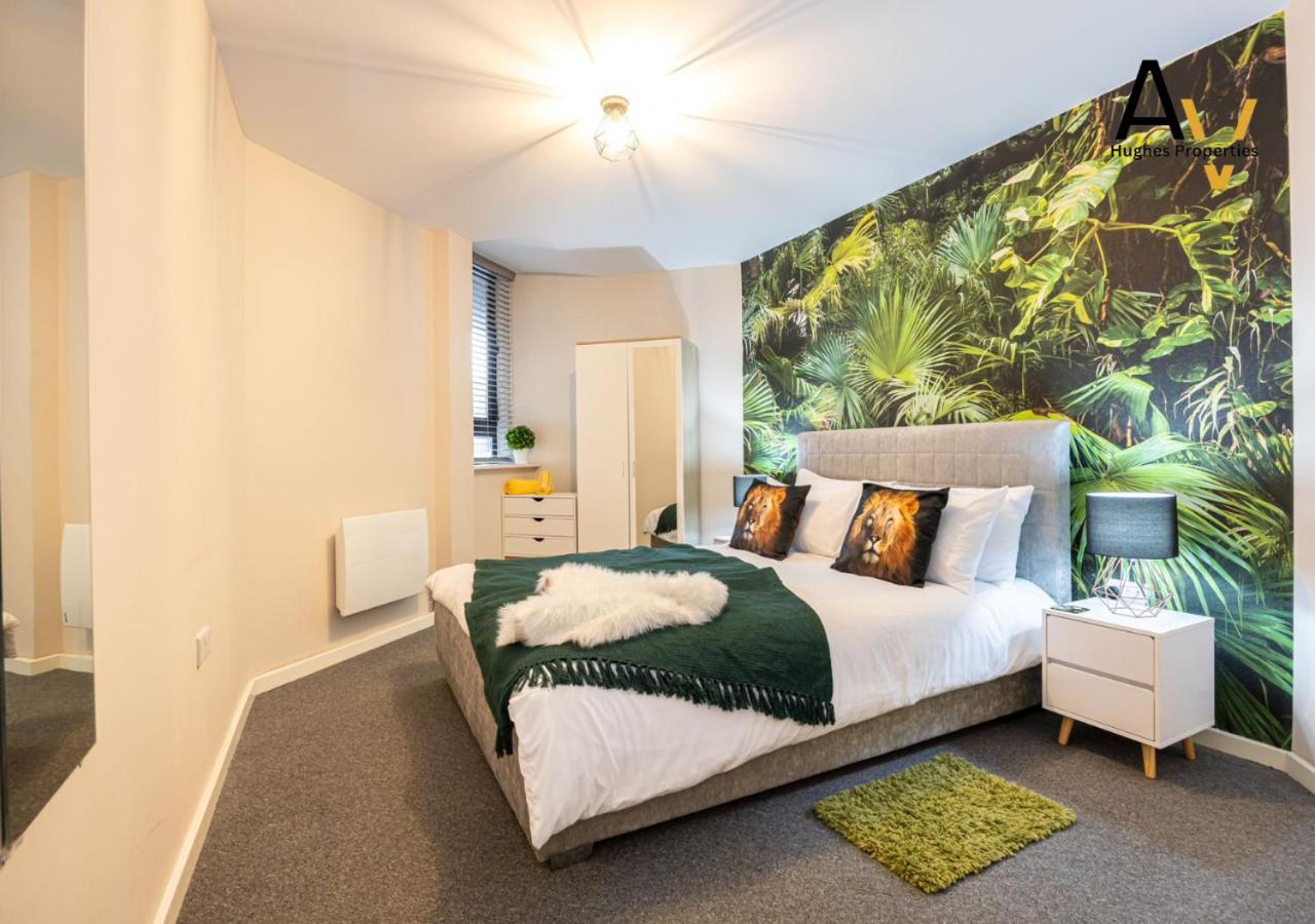 Trendy One-Bedroom Apartment - Ideal for Professionals in Salford By AV Hughes Properties