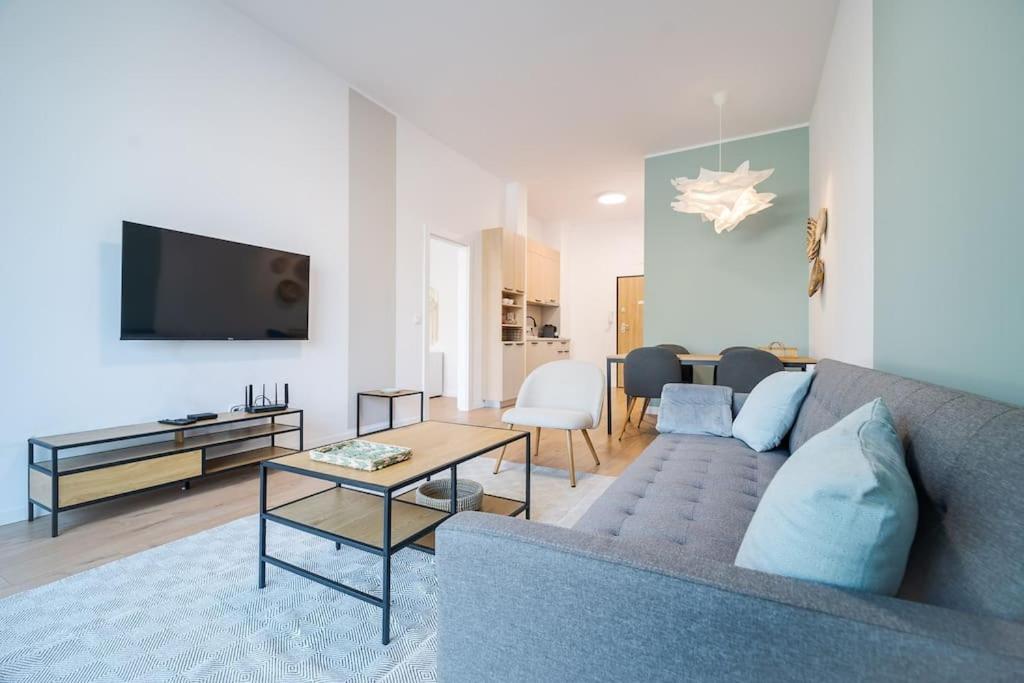 Mycampus 1 bdrm, stay 4, free parking, garden, self check-in