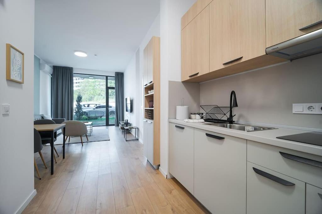 Mycampus 1 bdrm, stay 4, free parking, garden, self check-in