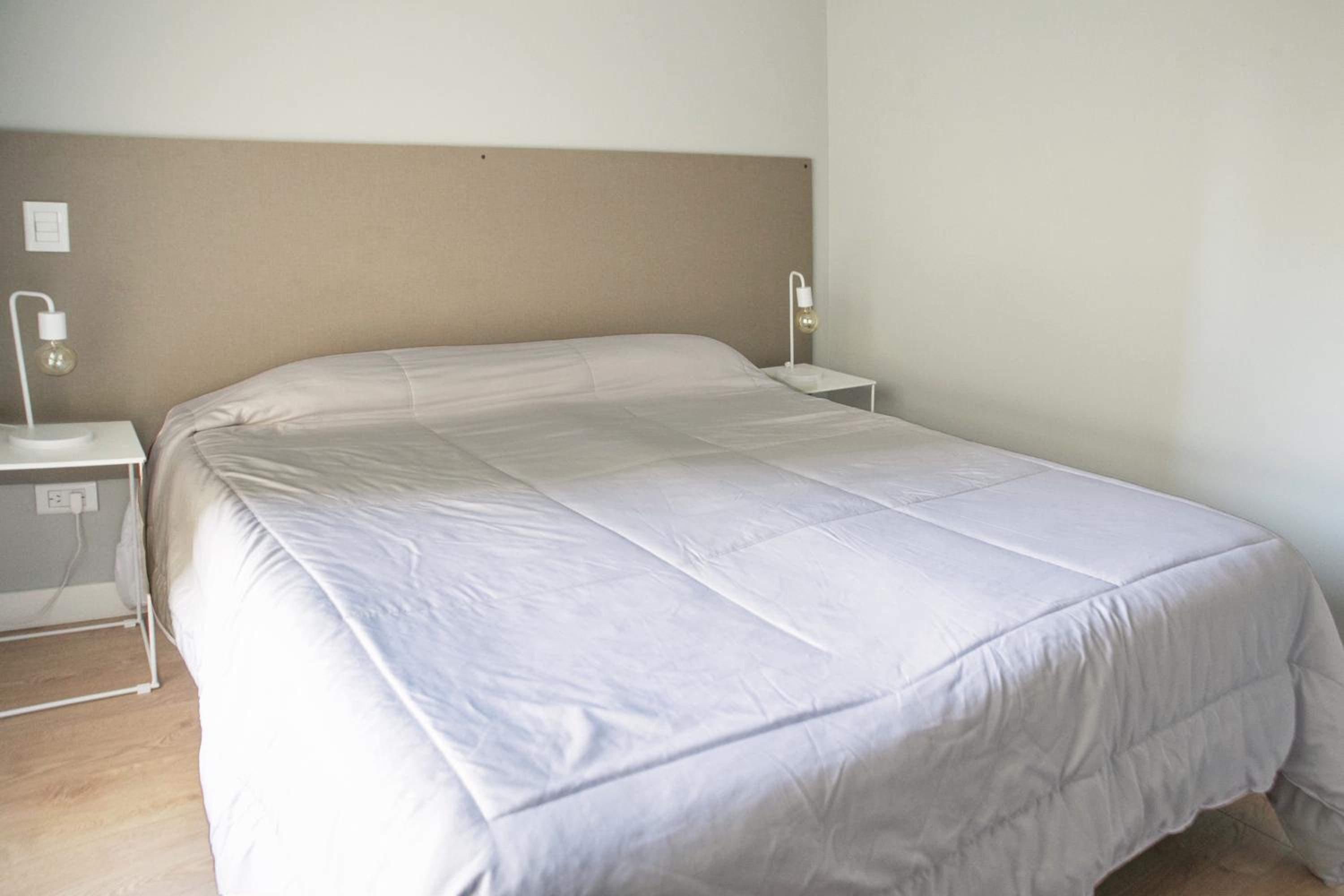 Departamento a pasos del Hospital -G3-