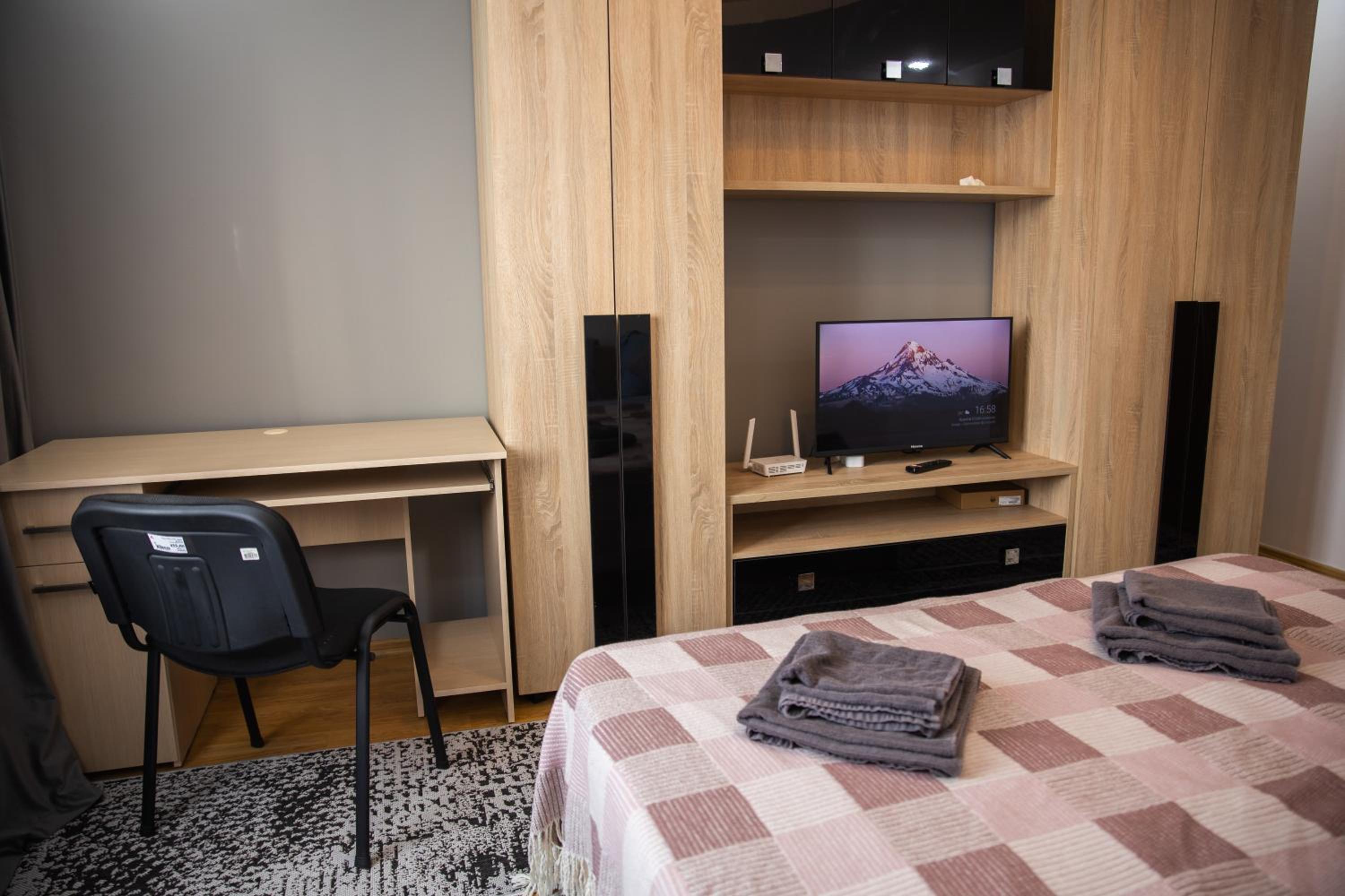 Photo 8