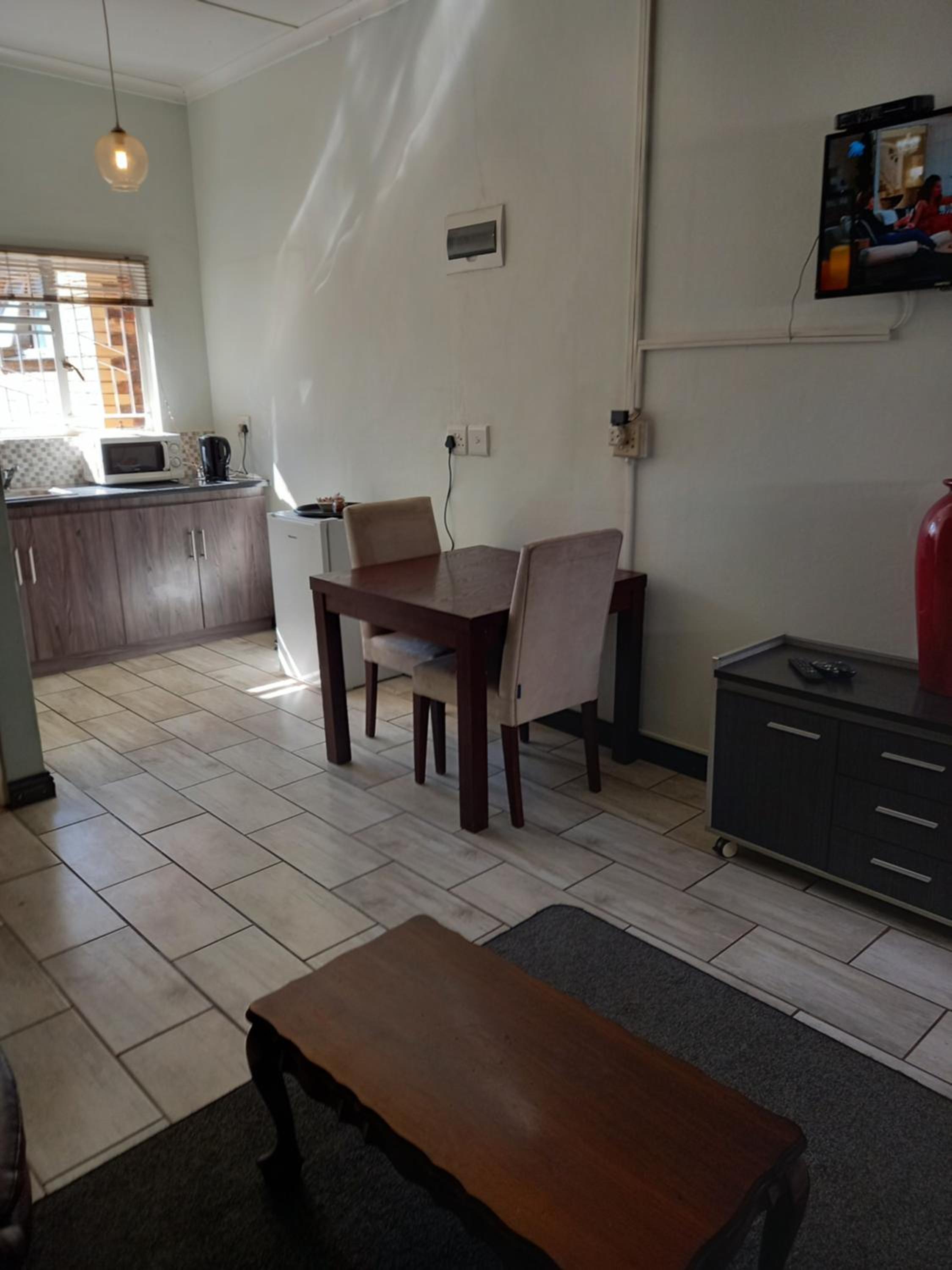 21 On Coetzee Guest House