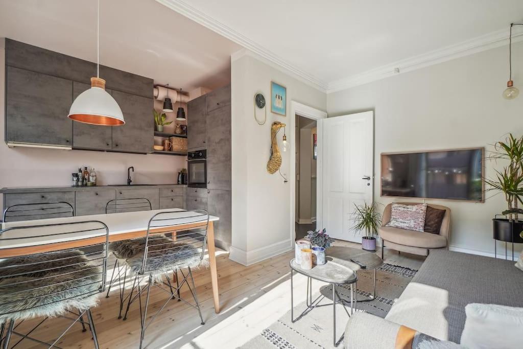 Nyistandsat 1BR Lejlighed i Hjertet af Nørrebro