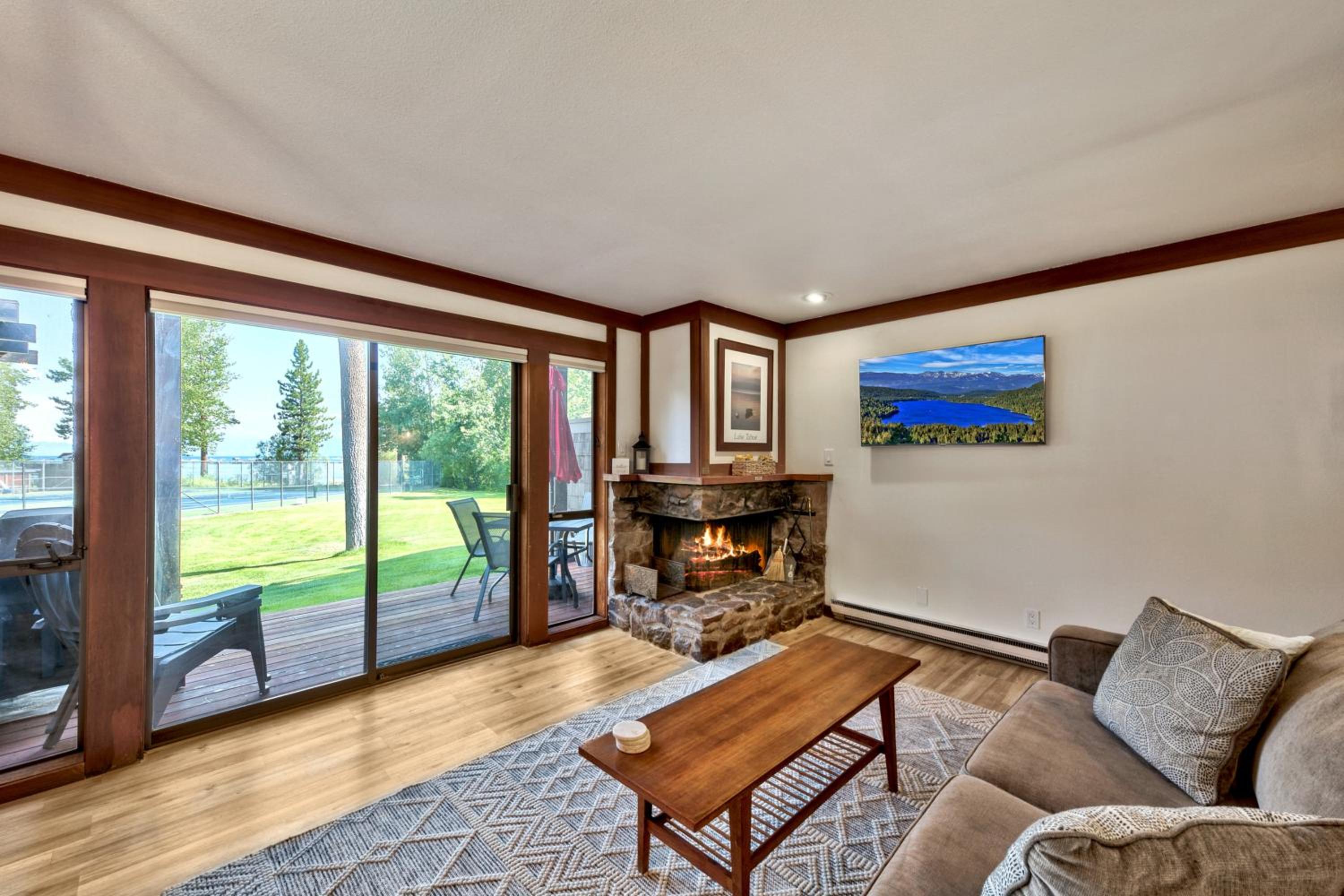 TML 04 - Beautiful 1 BR Condo in Tahoe City view 3