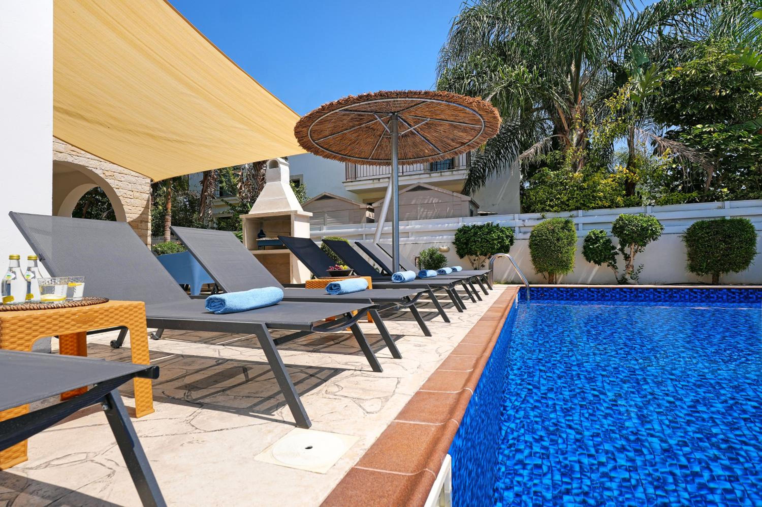 Villa Evia - Walking to Med Sea