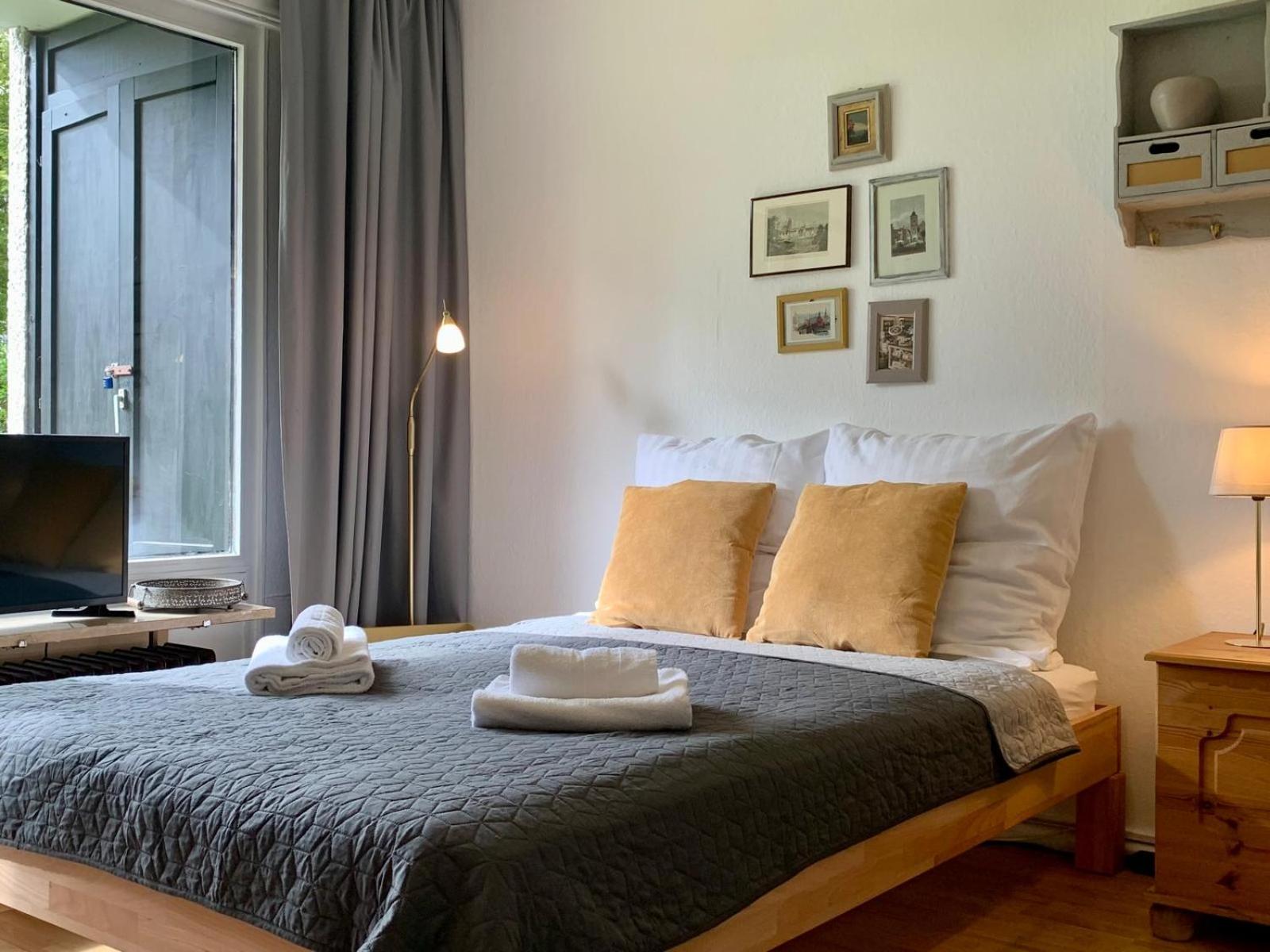 TT Living Apartment Lübeck I Souterrain Wohnung mit Terrasse I Nähe Hbf I kostenlos parken