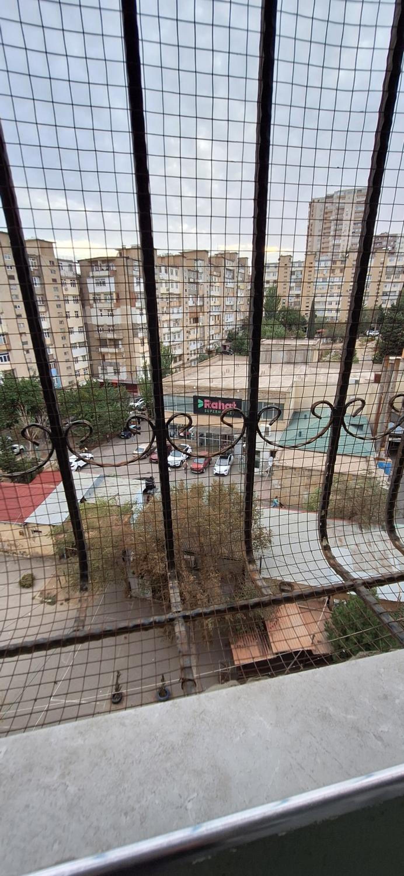 Azerbaydjan, Baku, Xetai r-nu, Inqlab Ismailov kuc