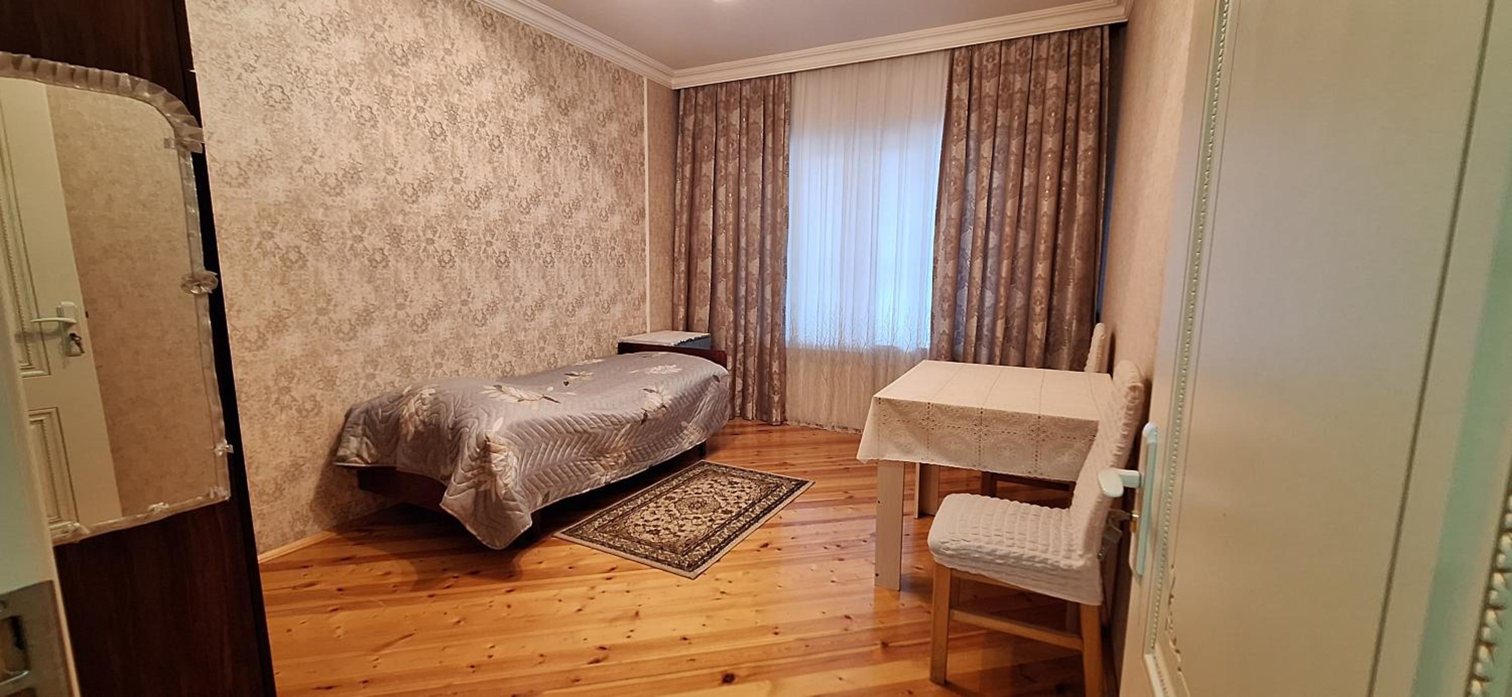 Azerbaydjan, Baku, Xetai r-nu, Inqlab Ismailov kuc
