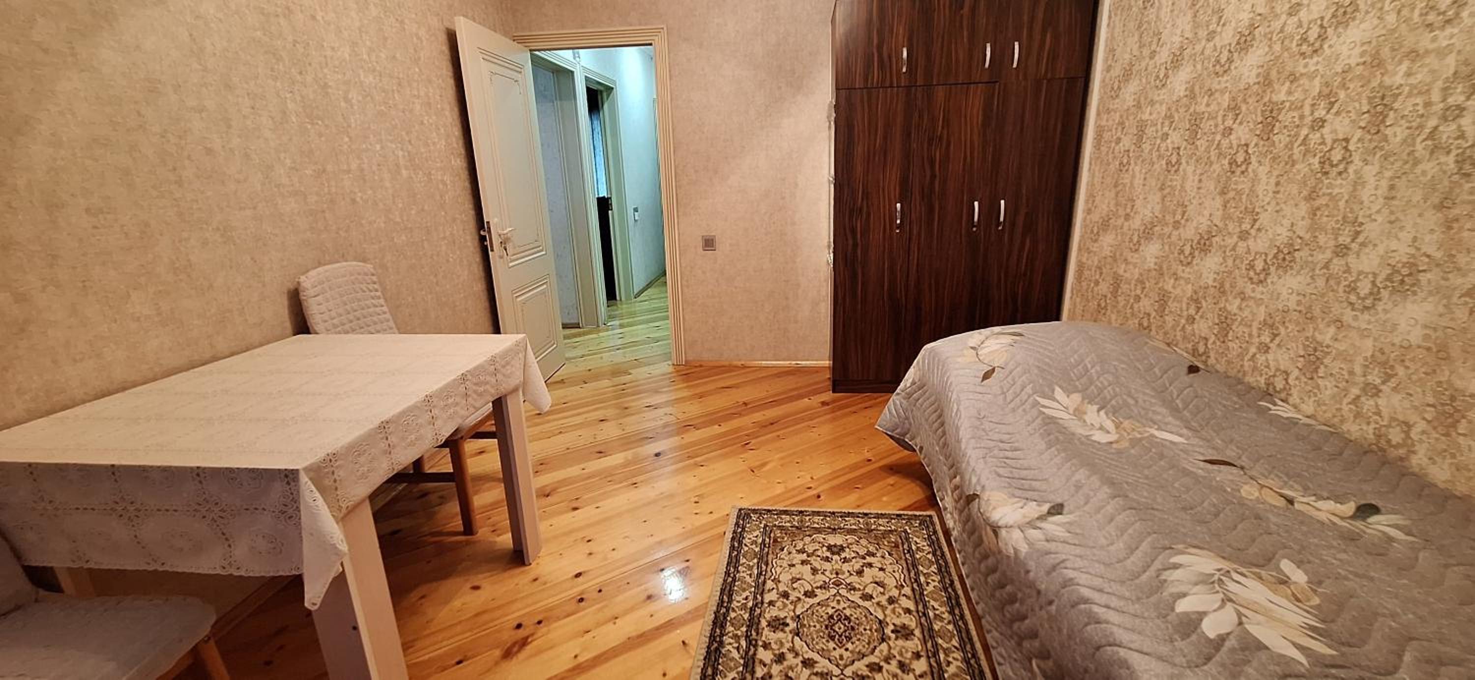 Azerbaydjan, Baku, Xetai r-nu, Inqlab Ismailov kuc
