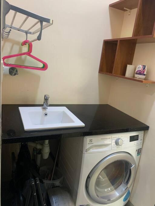 V Residence Suites 5-6pax 3R1B Linked to Sunway Velocity Mall MRT LRT Maluri & Cochrane KLCC View Kuala Lumpur