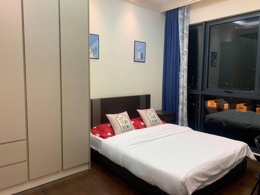 V Residence Suites 5-6pax 3R1B Linked to Sunway Velocity Mall MRT LRT Maluri & Cochrane KLCC View Kuala Lumpur