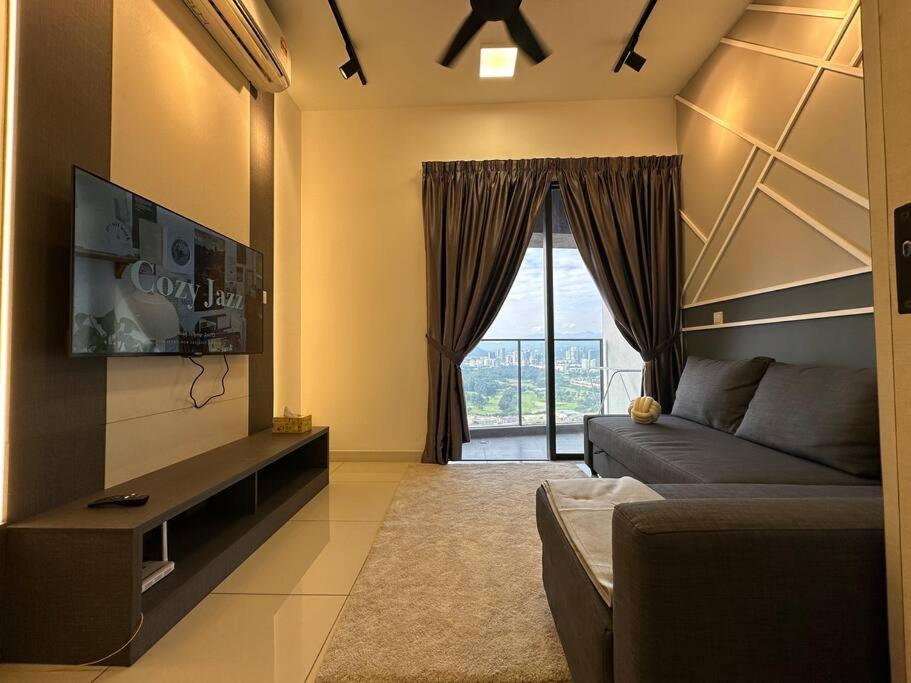 Continew Residences by Romeo Bnb
