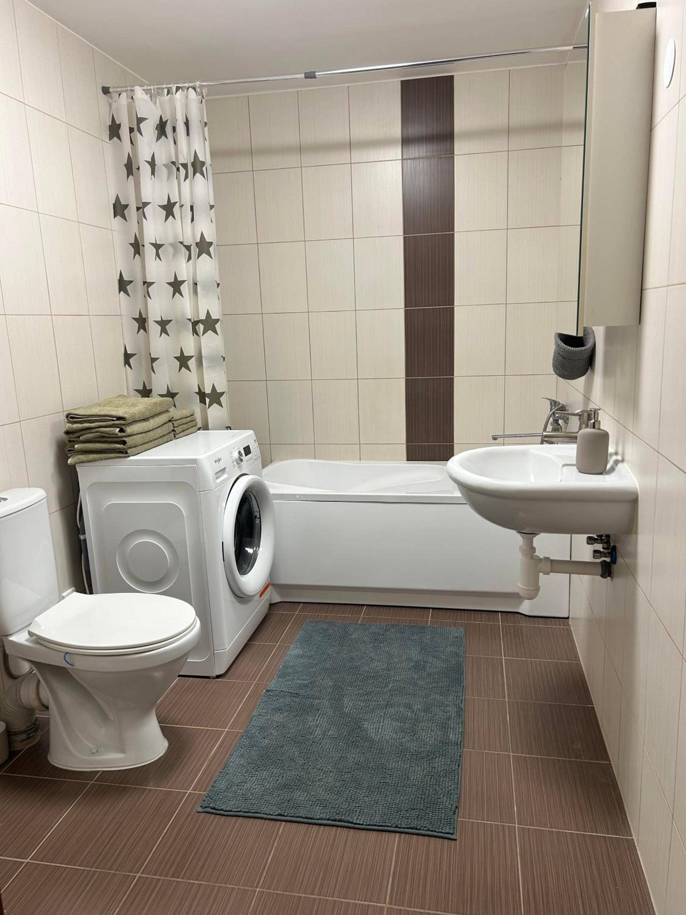 21 fl an apartment with a sea view view 4