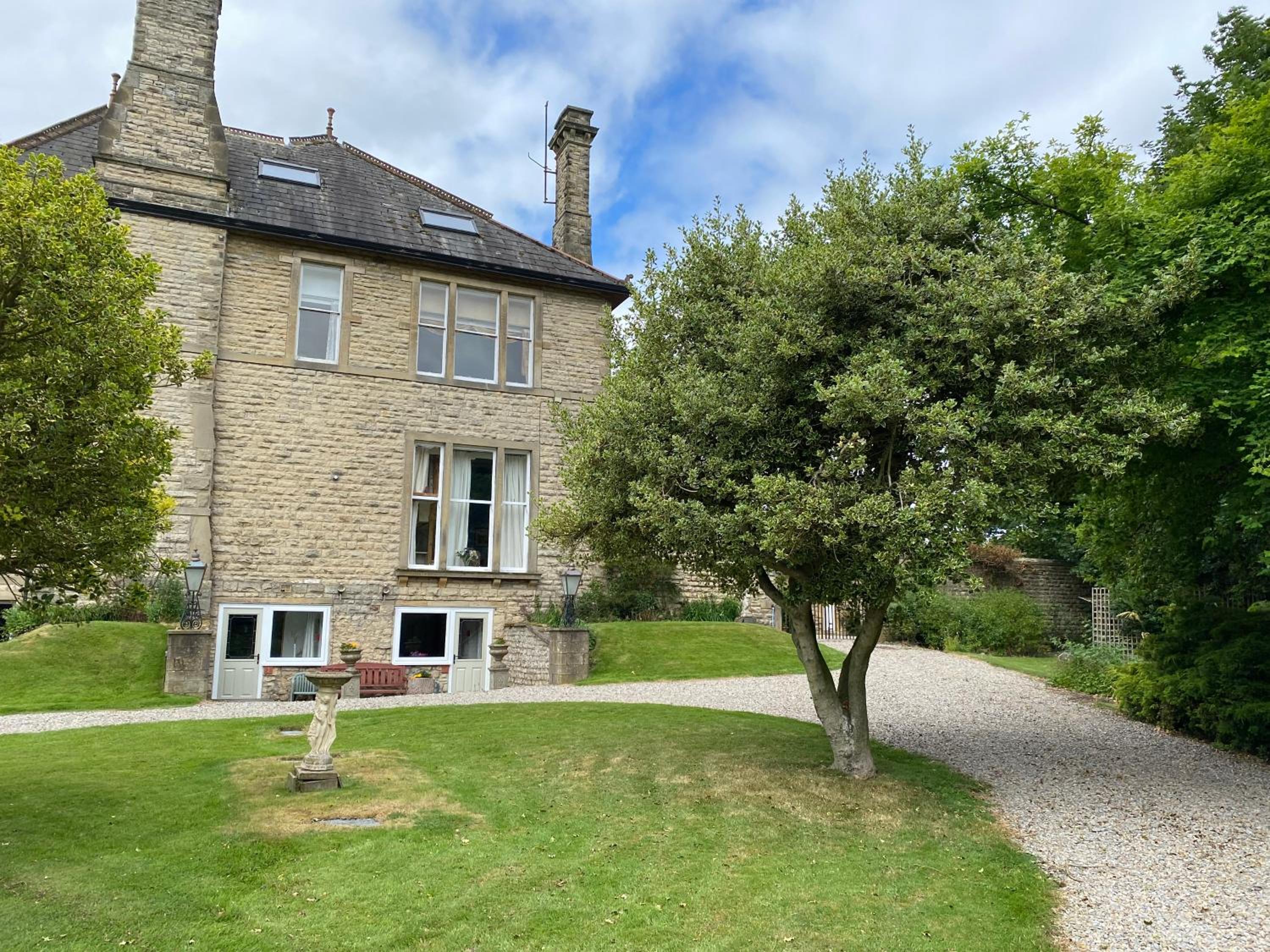 Bellfield Country Suites