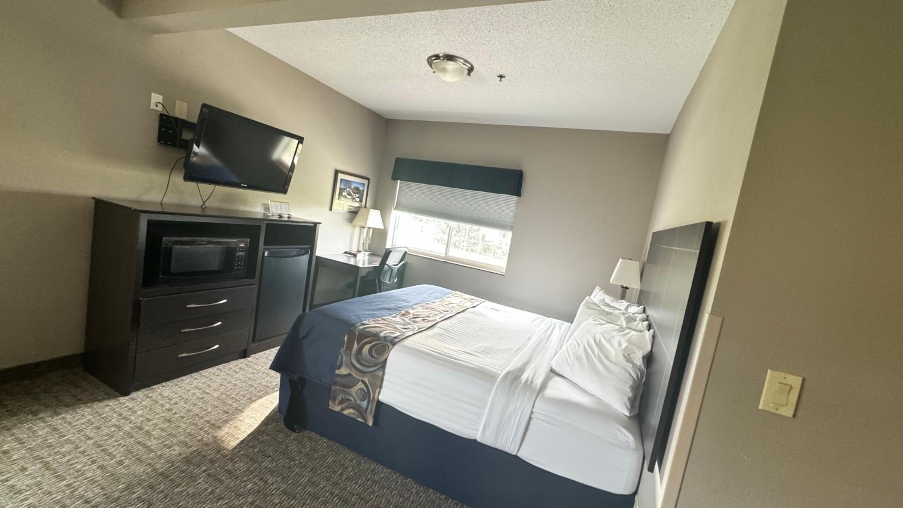 Garner INN & Suites view 3