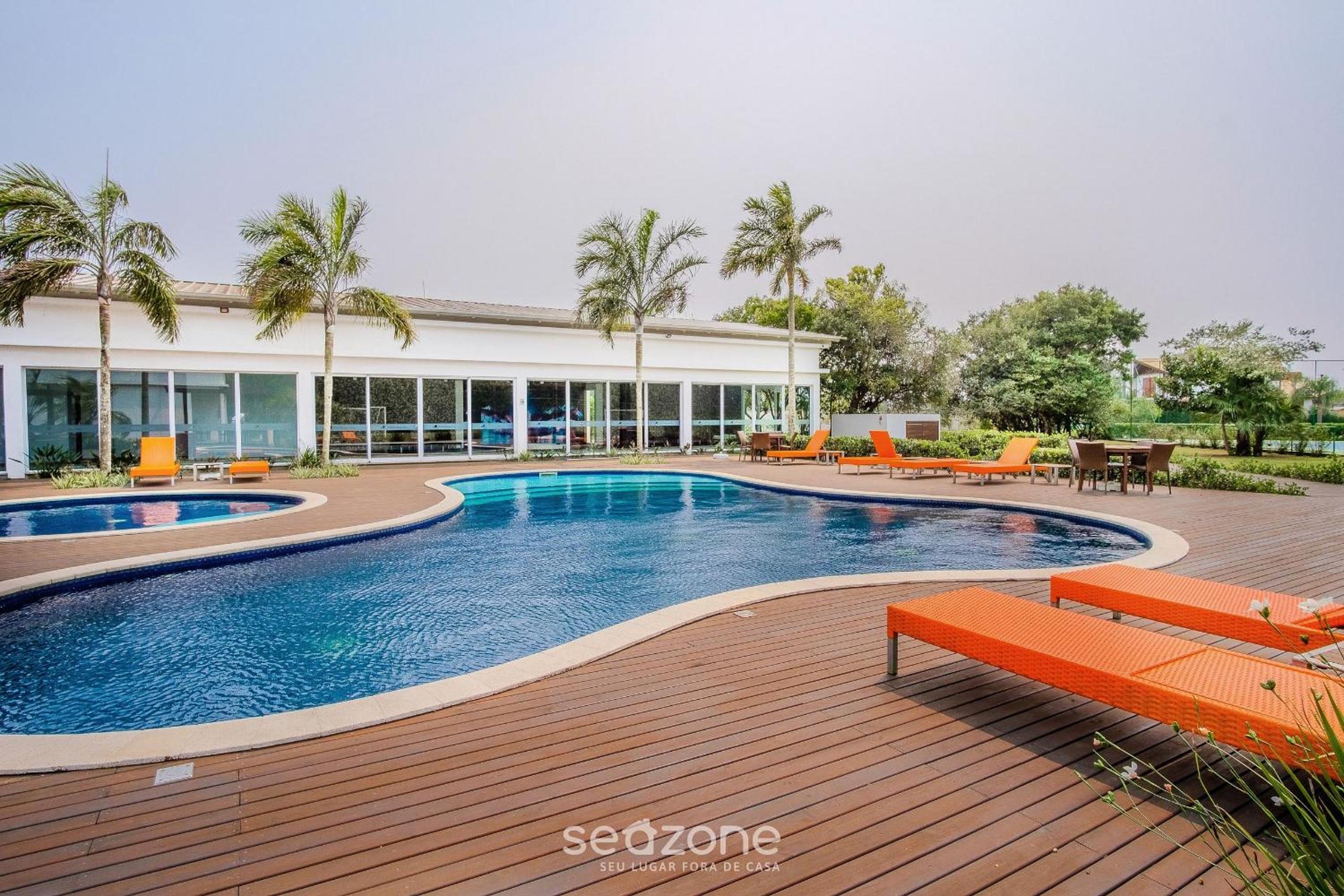 Modern house with pool next to Surfland ROI00
