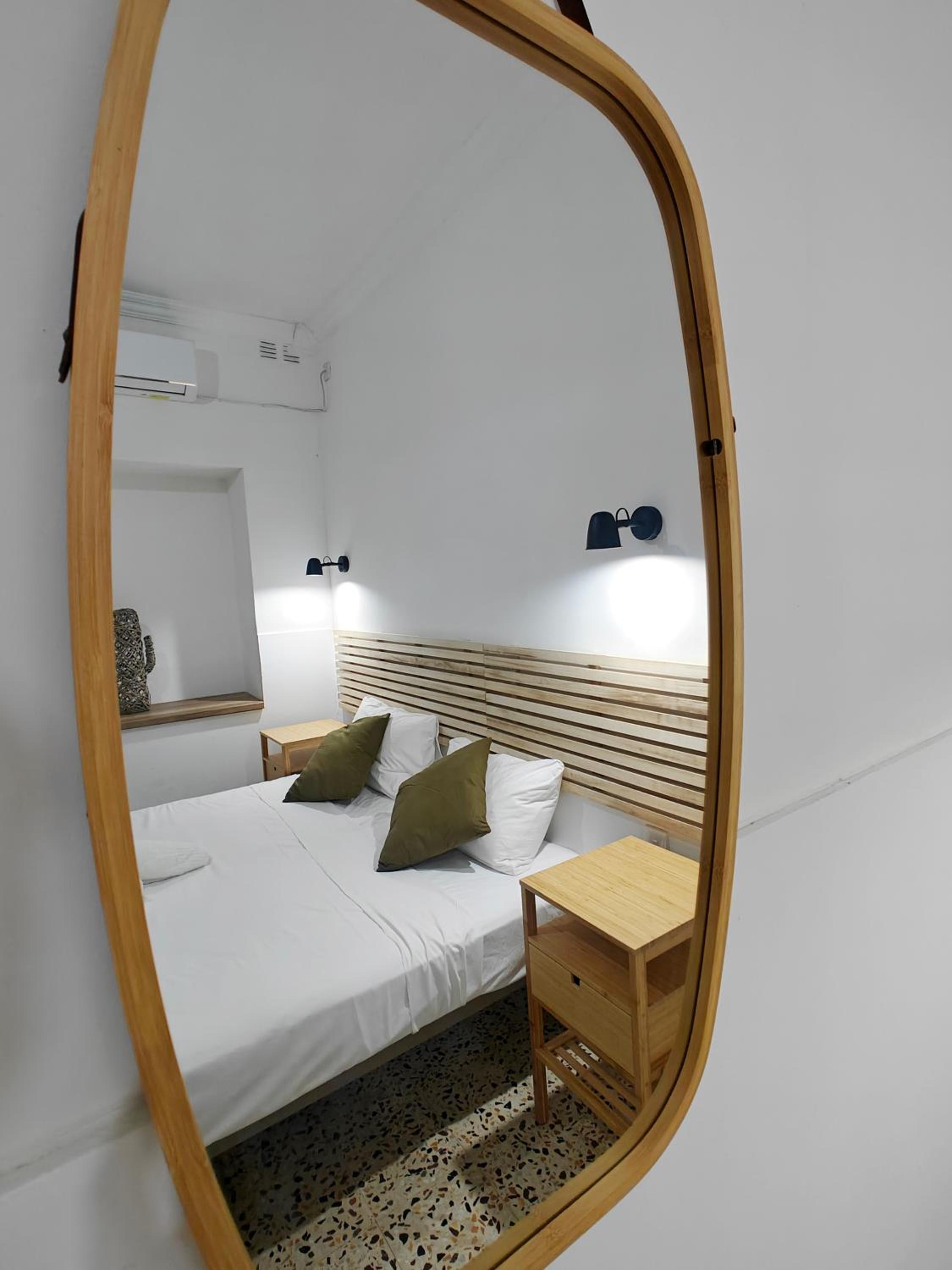 Cosy room 4 view 3