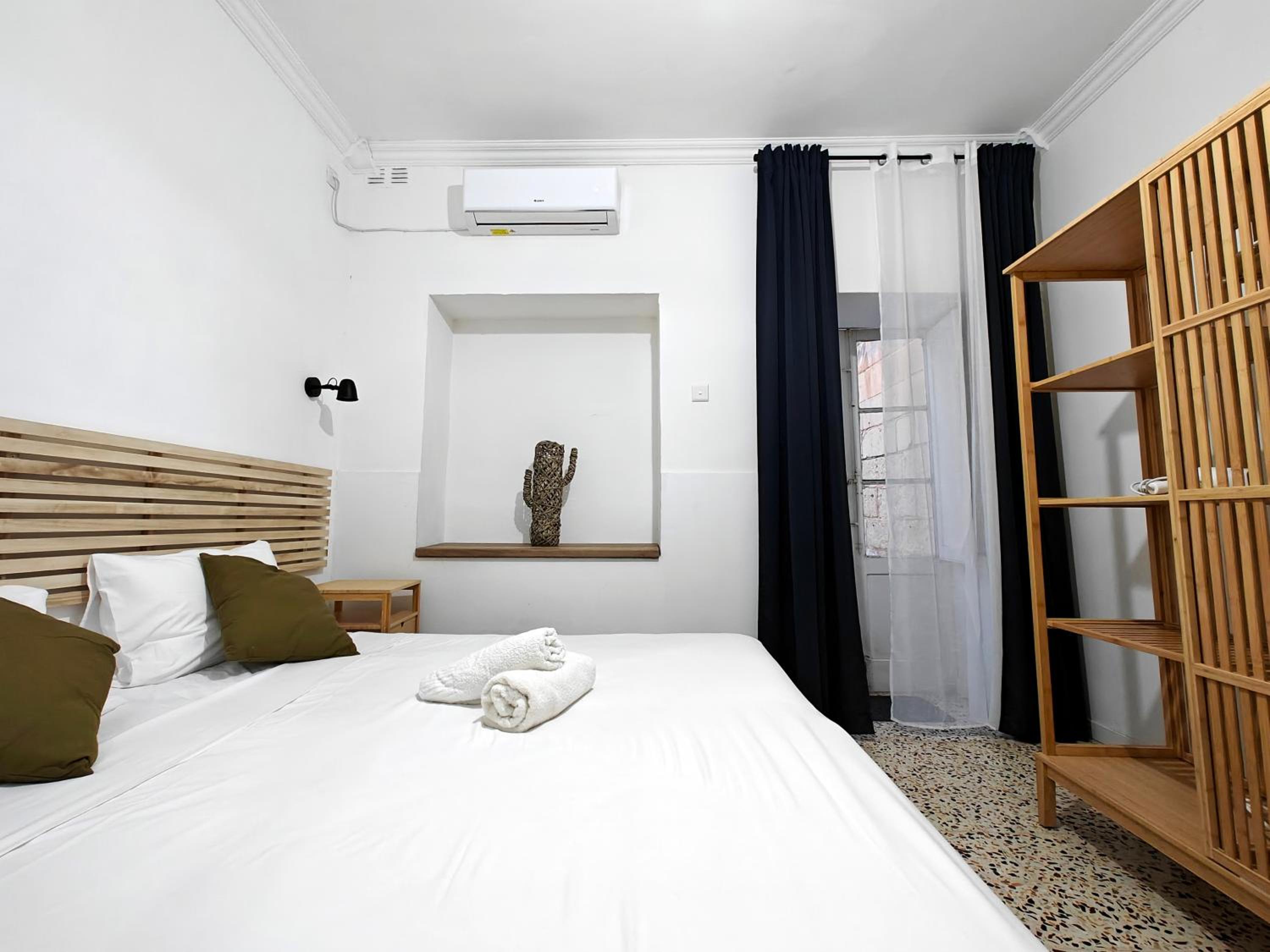 Cosy room 4 view 5