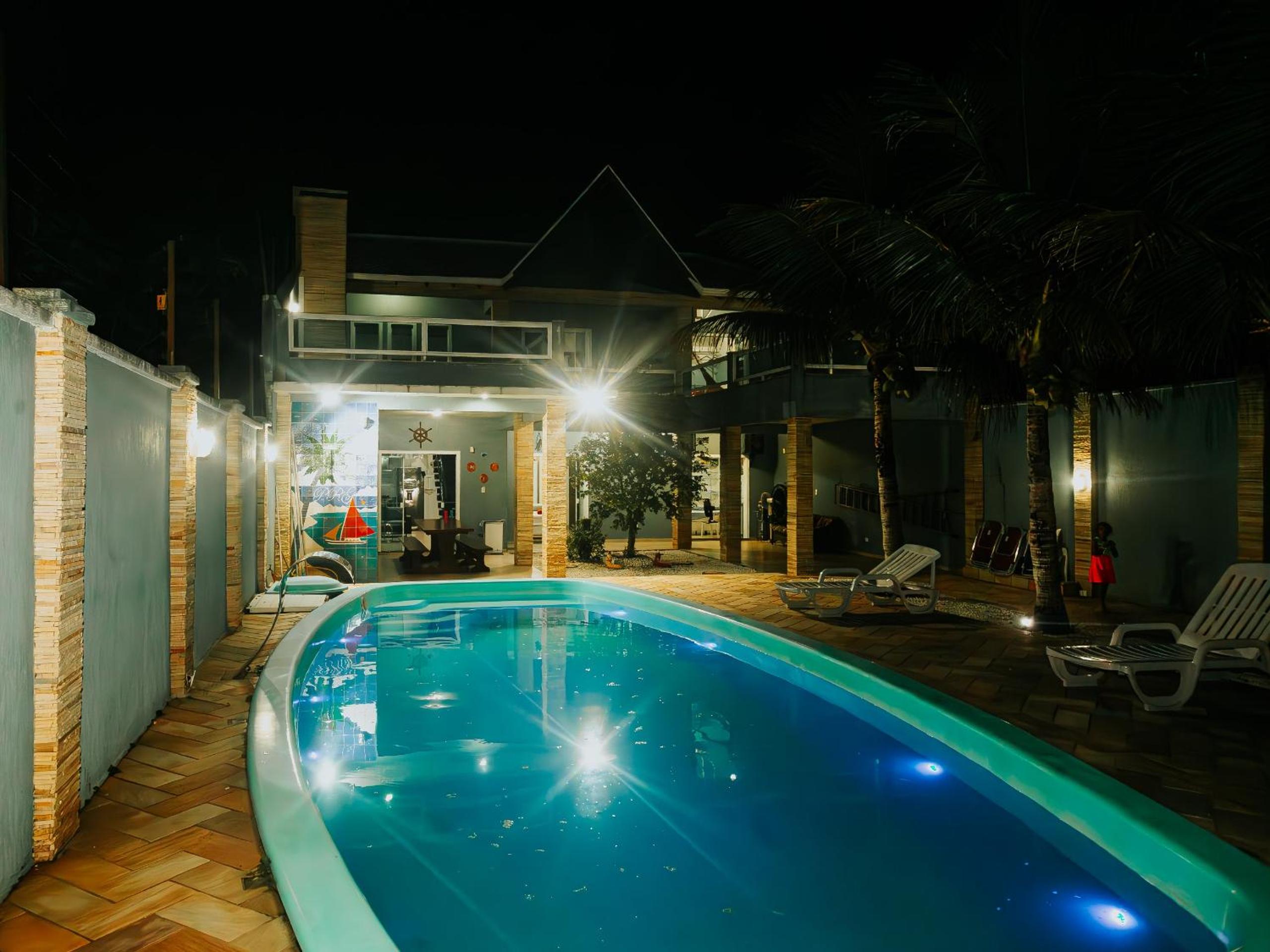 Casa com piscina na Praia de Guaratuba