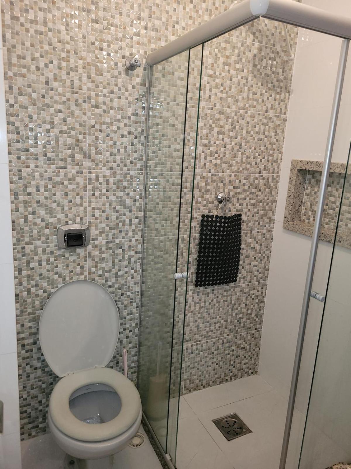 Apartamento a 250mts Da Praia, 6 hospedes, Wi-Fi, 1 vaga garagem