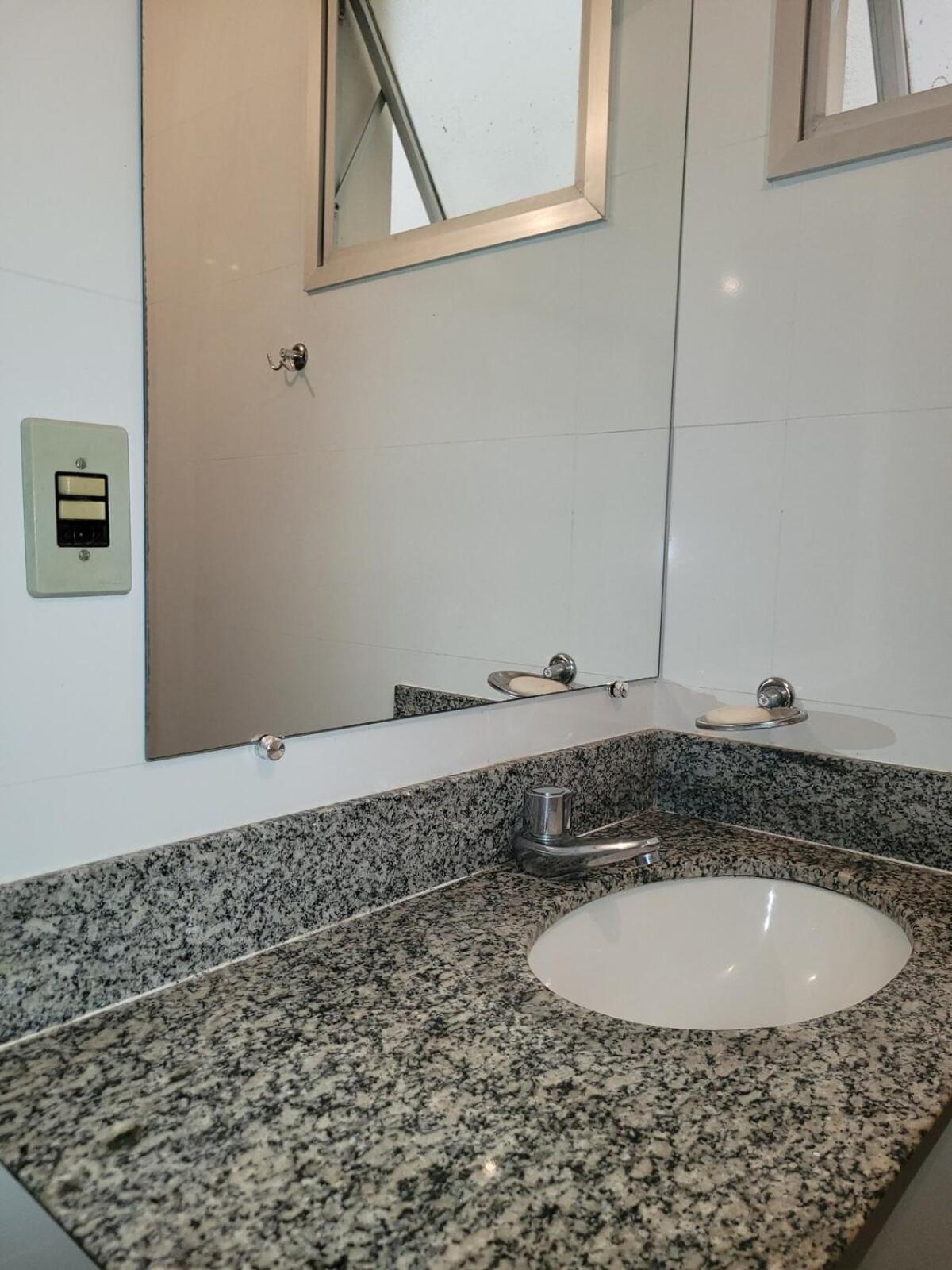 Apartamento a 250mts Da Praia, 6 hospedes, Wi-Fi, 1 vaga garagem