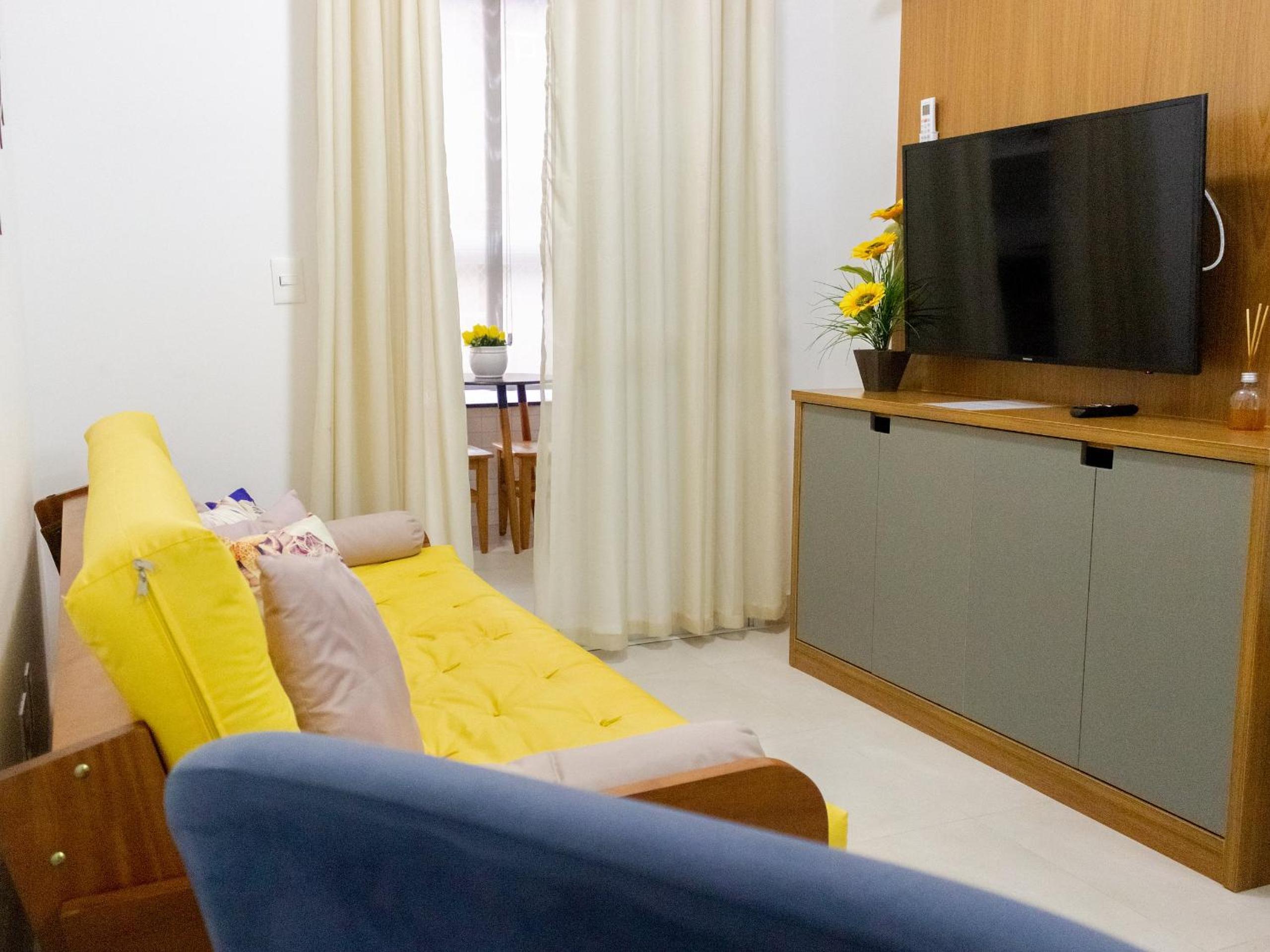 Apartamentos a 100m Praia das Toninhas PISCINA AQUECIDA