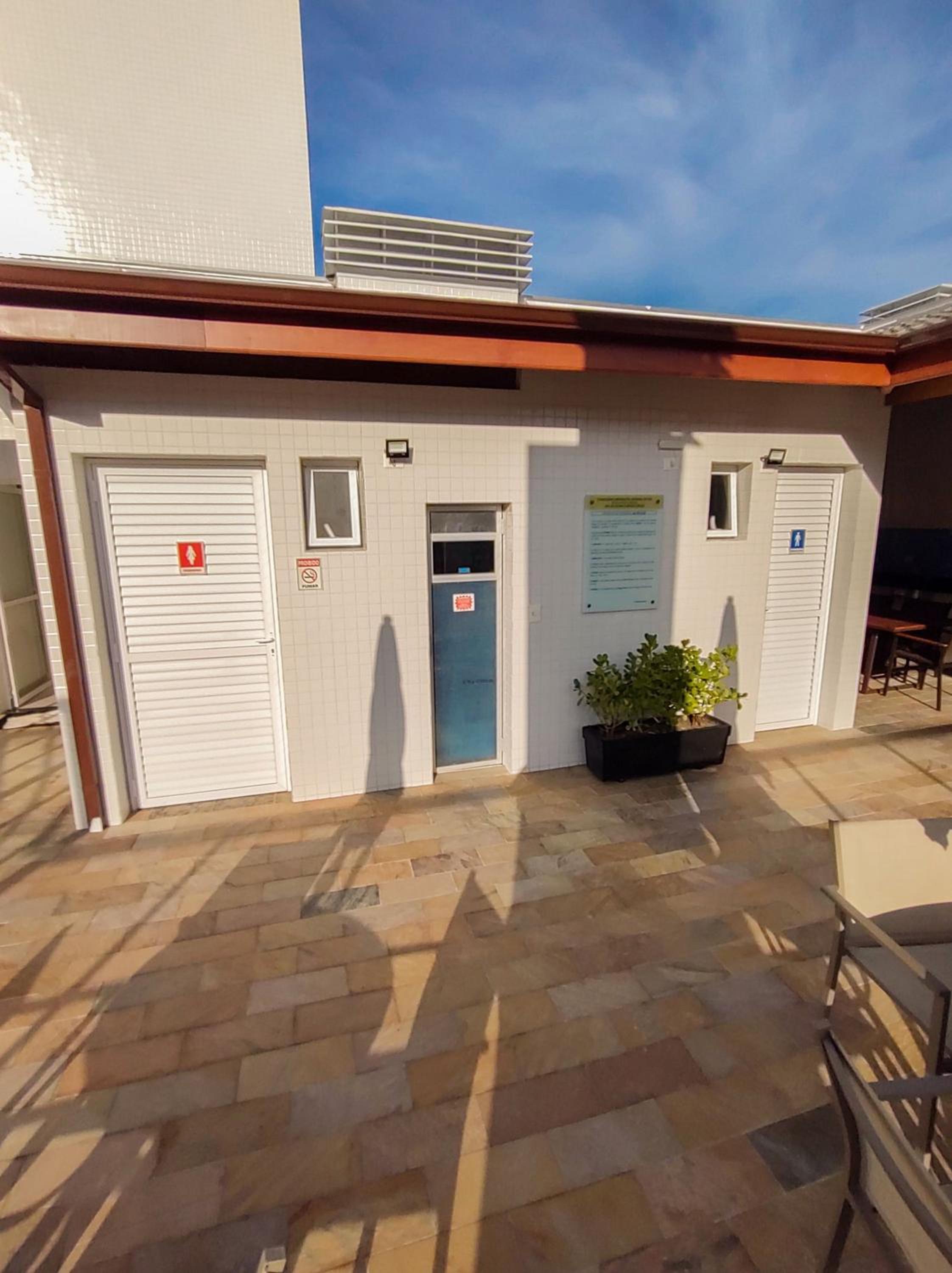 Apartamentos a 100m Praia das Toninhas PISCINA AQUECIDA