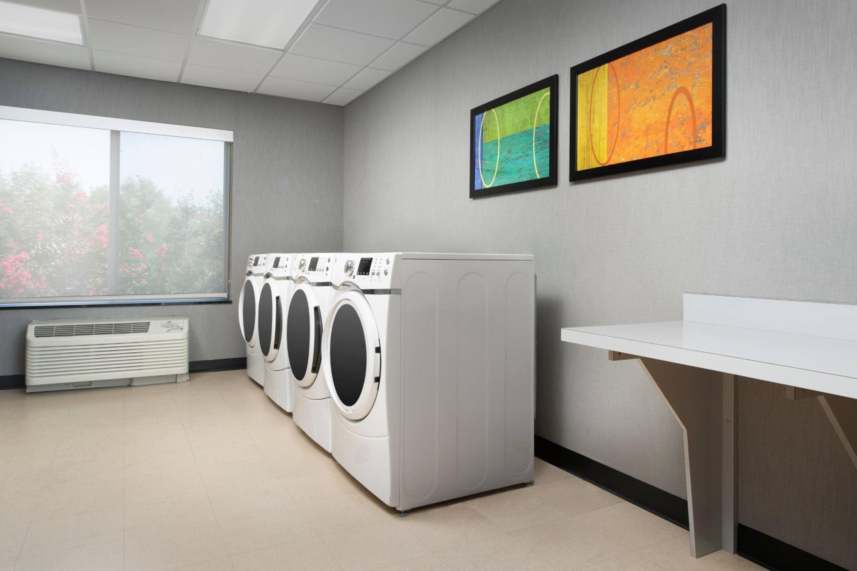 Fairfield Inn Suites Baltimore BWI Airport - Property Image 26