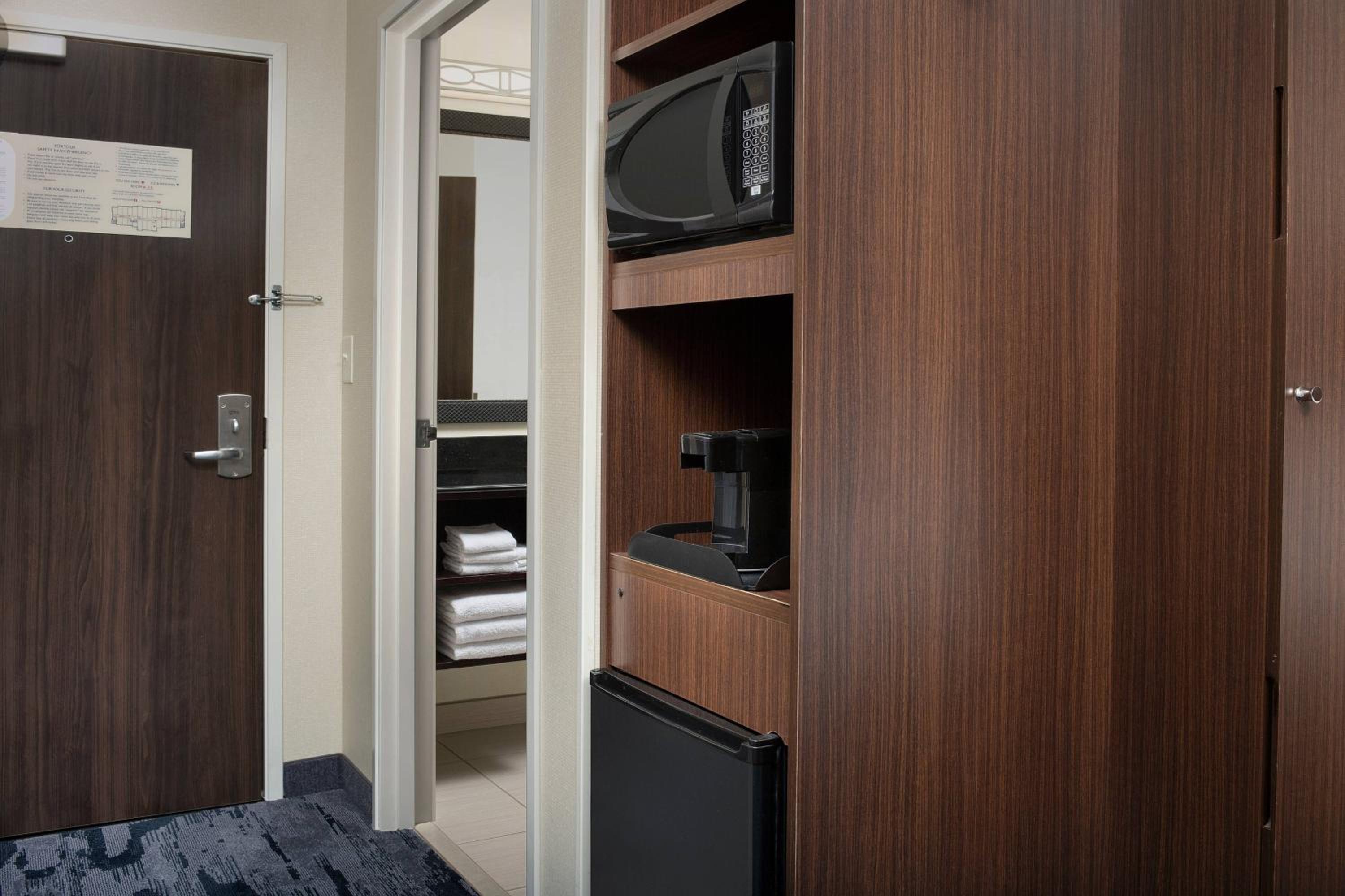 Fairfield Inn Suites Baltimore BWI Airport - Property Image 10