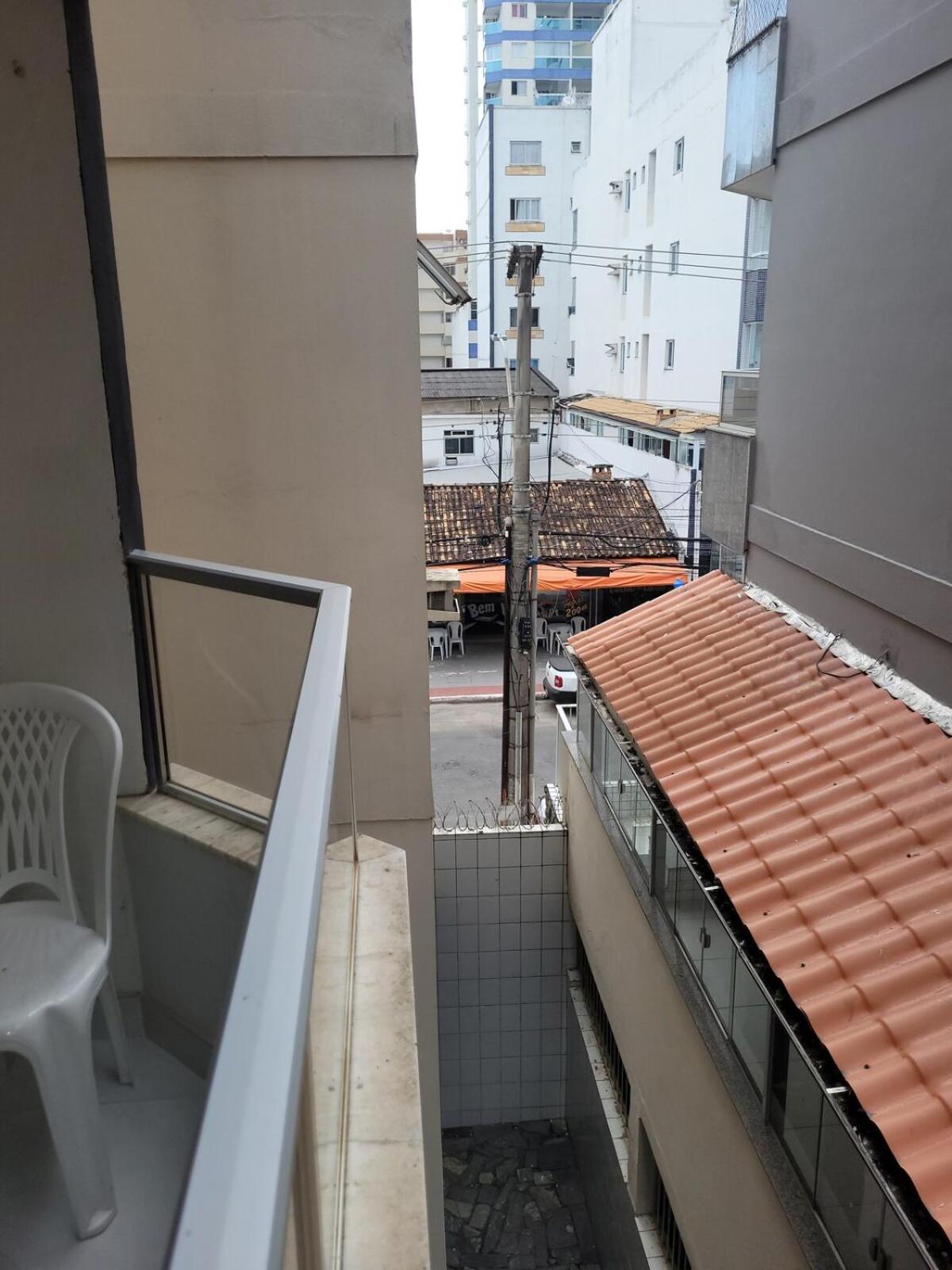 Apartamento a 250mts Da Praia, 6 hospedes, Wi-Fi, 1 vaga garagem