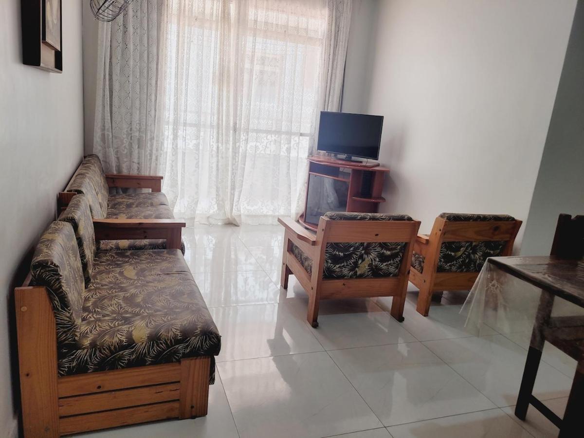 Apartamento a 250mts Da Praia, 6 hospedes, Wi-Fi, 1 vaga garagem