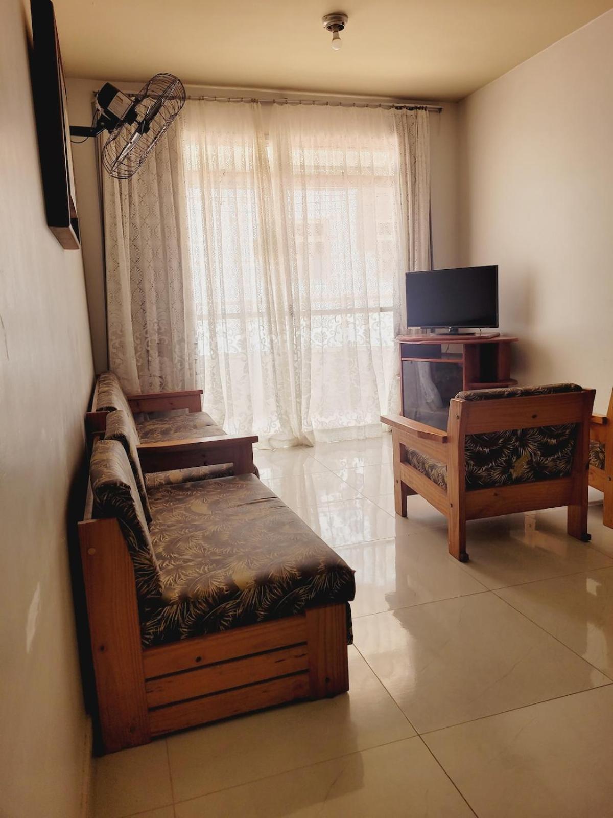 Apartamento a 250mts Da Praia, 6 hospedes, Wi-Fi, 1 vaga garagem
