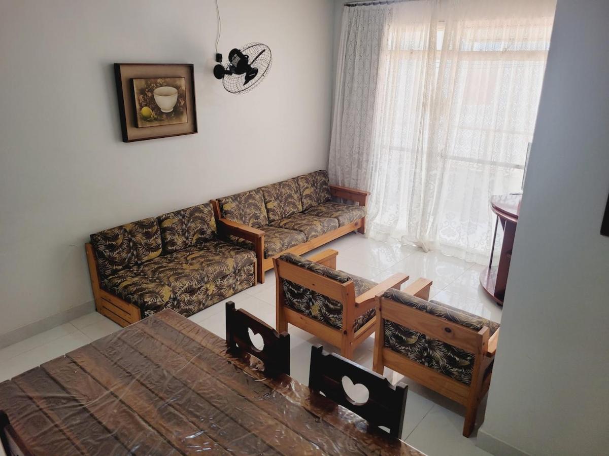 Apartamento a 250mts Da Praia, 6 hospedes, Wi-Fi, 1 vaga garagem