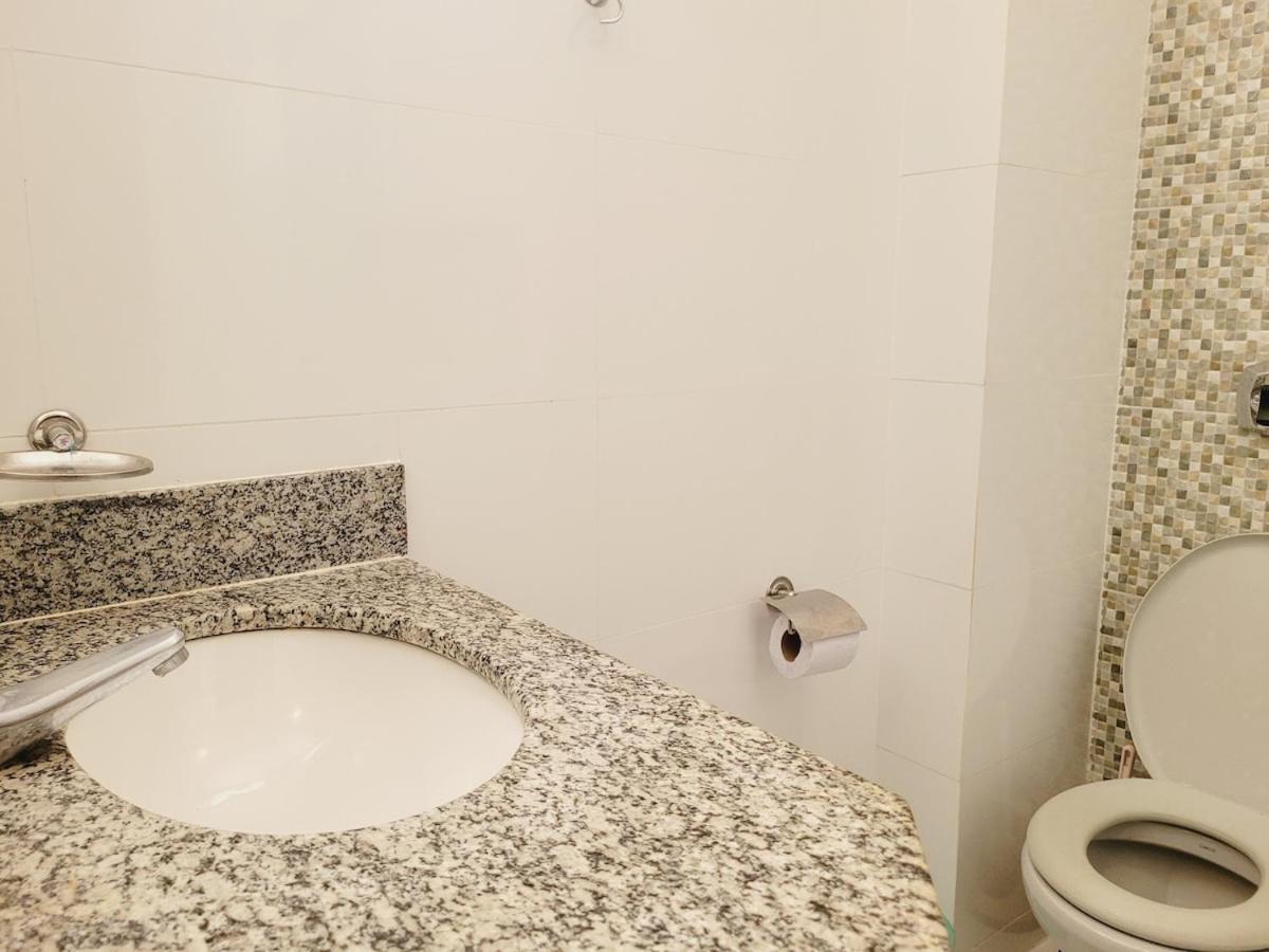 Apartamento a 250mts Da Praia, 6 hospedes, Wi-Fi, 1 vaga garagem