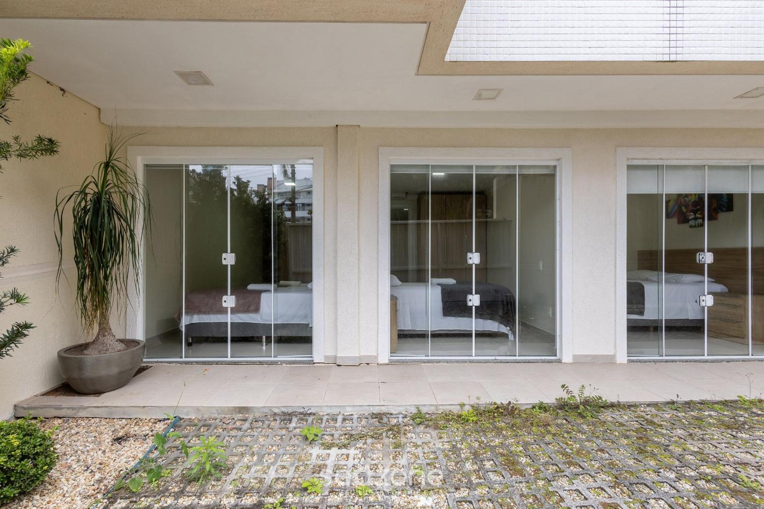 3BR Apt w/ BBQ 290m from Beach PIC0125